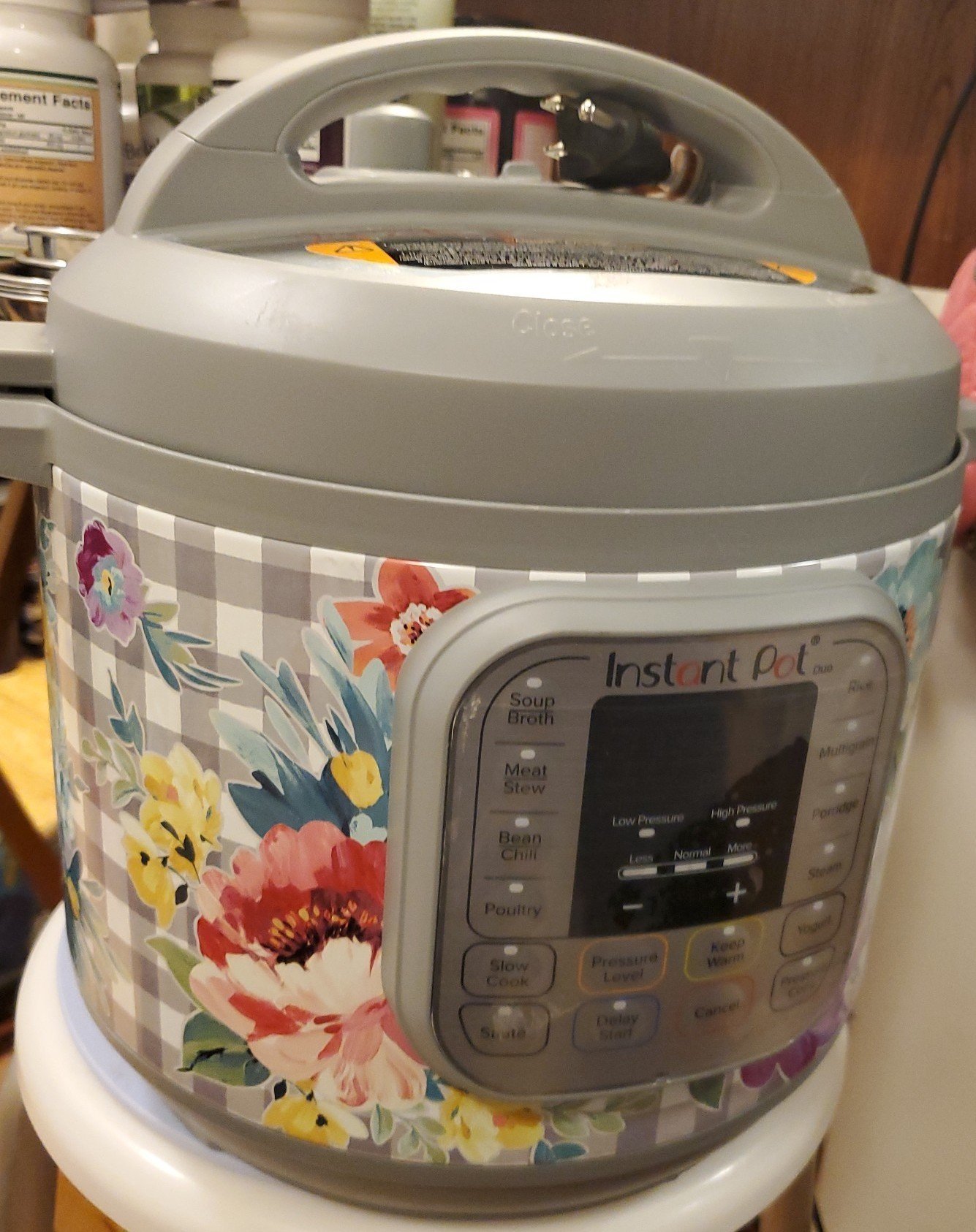 THE PIONEER WOMAN INSTAPOT IN LIKE NEW CONDITION
