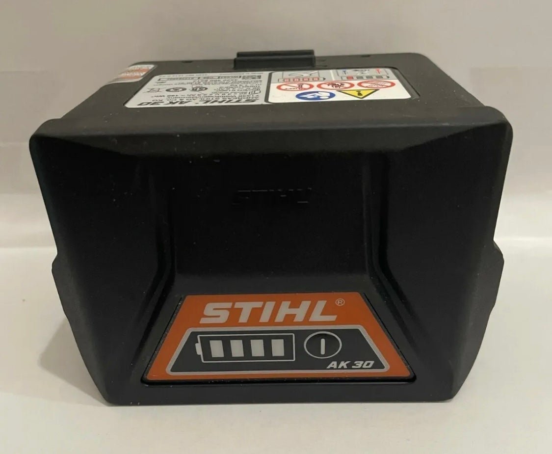 Brand New Stihl AK30 Battery