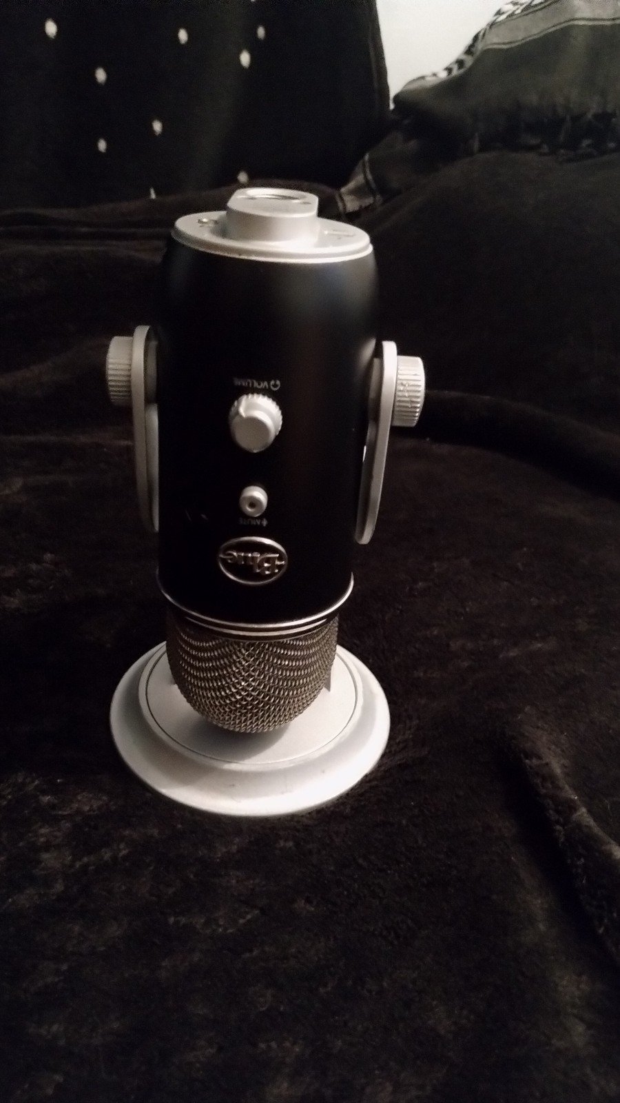 Used yeti USB microphone