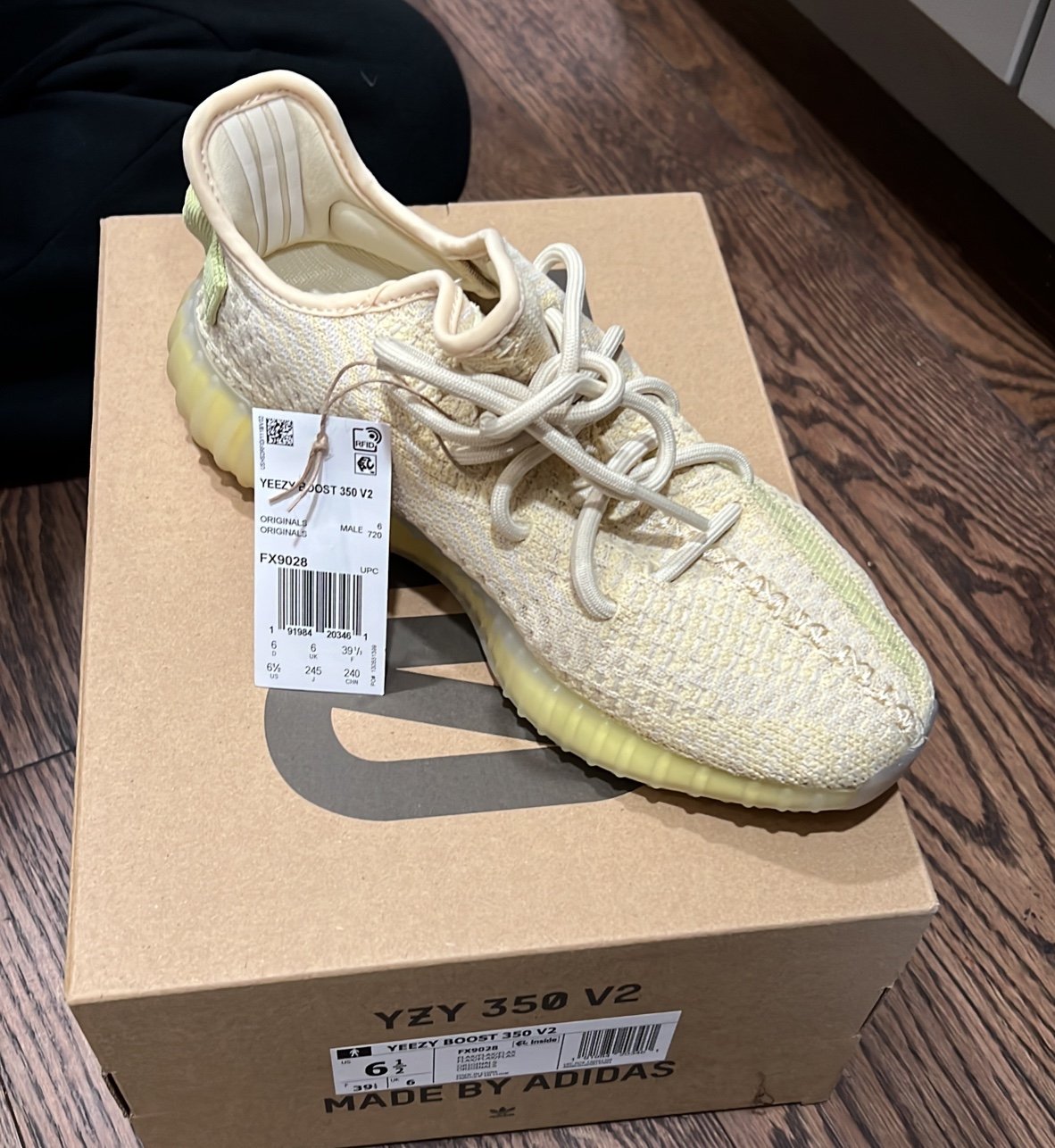 Adidas Yeezy Boost 350 V2