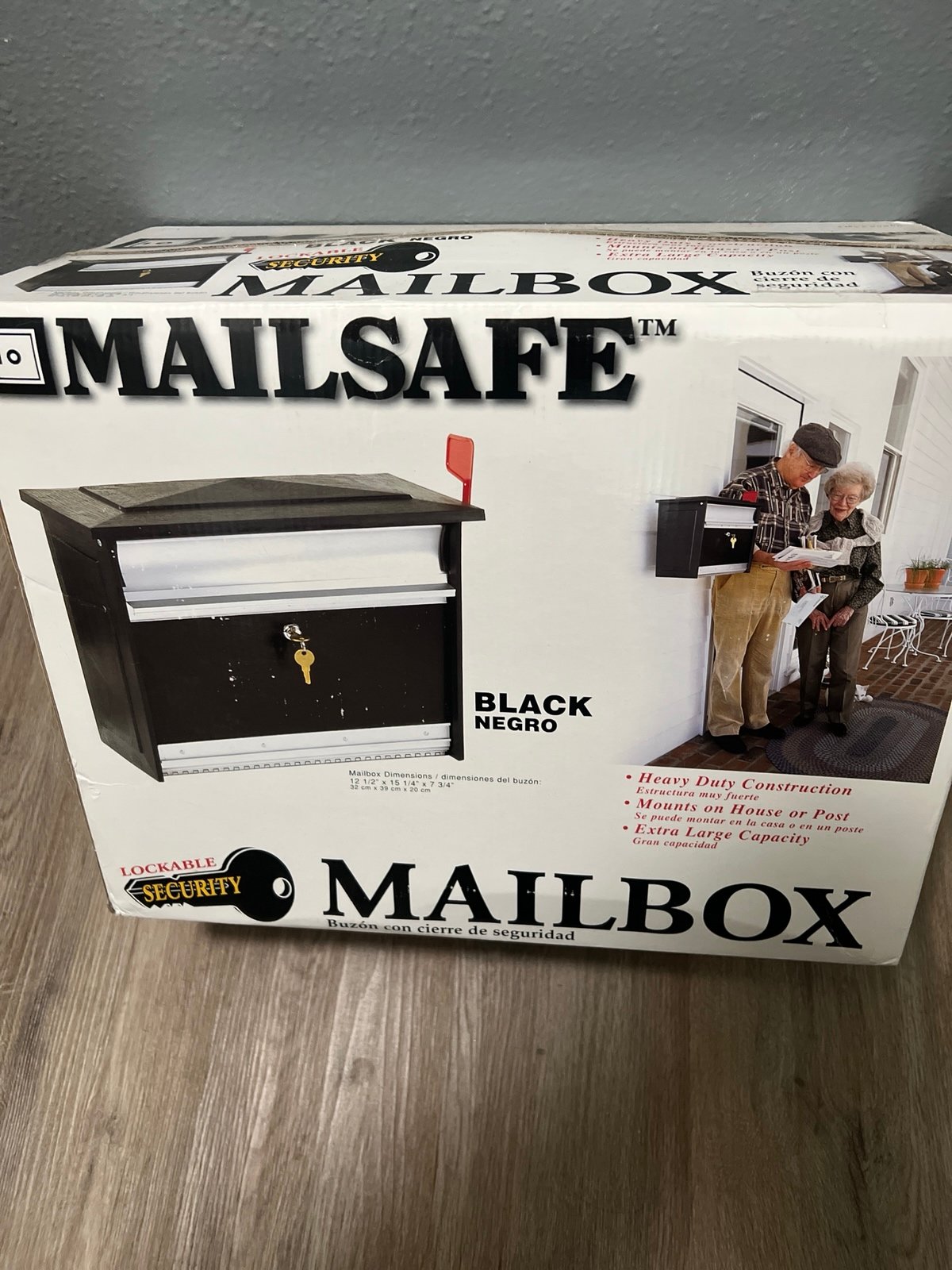 Mailbox w/lock