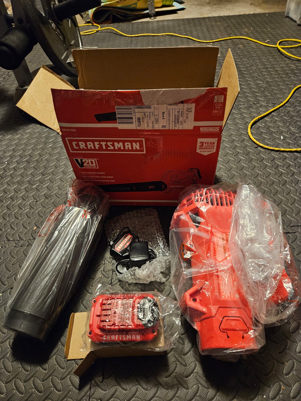 CRAFTSMAN 20V 200-CFM Cordless Leaf Blower with battery and charger