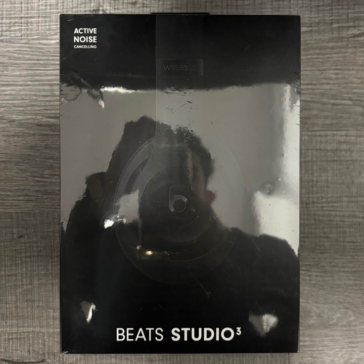 Beats Studio3 Over-Ear Noise Canceling Bluetooth Wireless Headphones