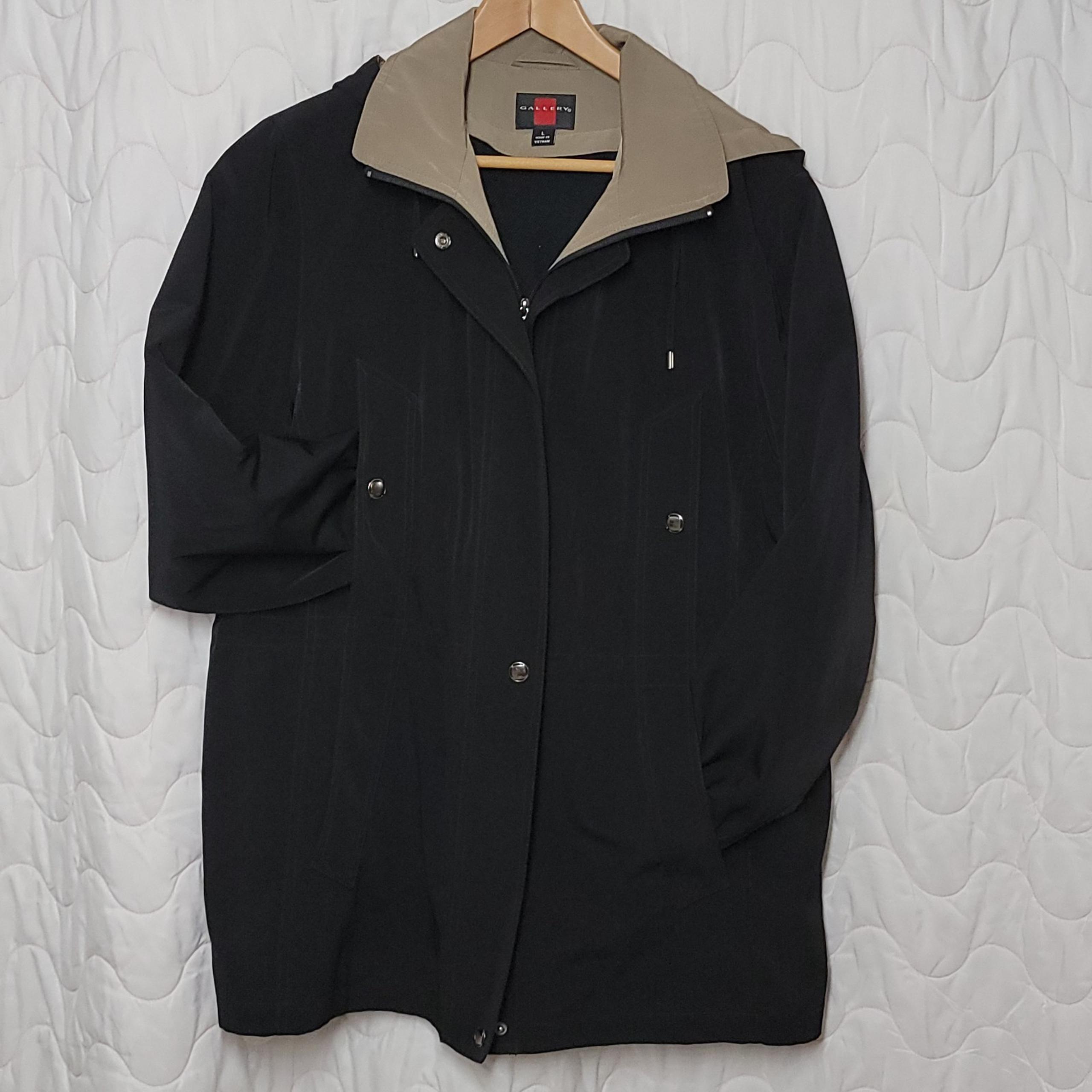 Gallery Vintage Windbreaker Women's Size Large Black Color