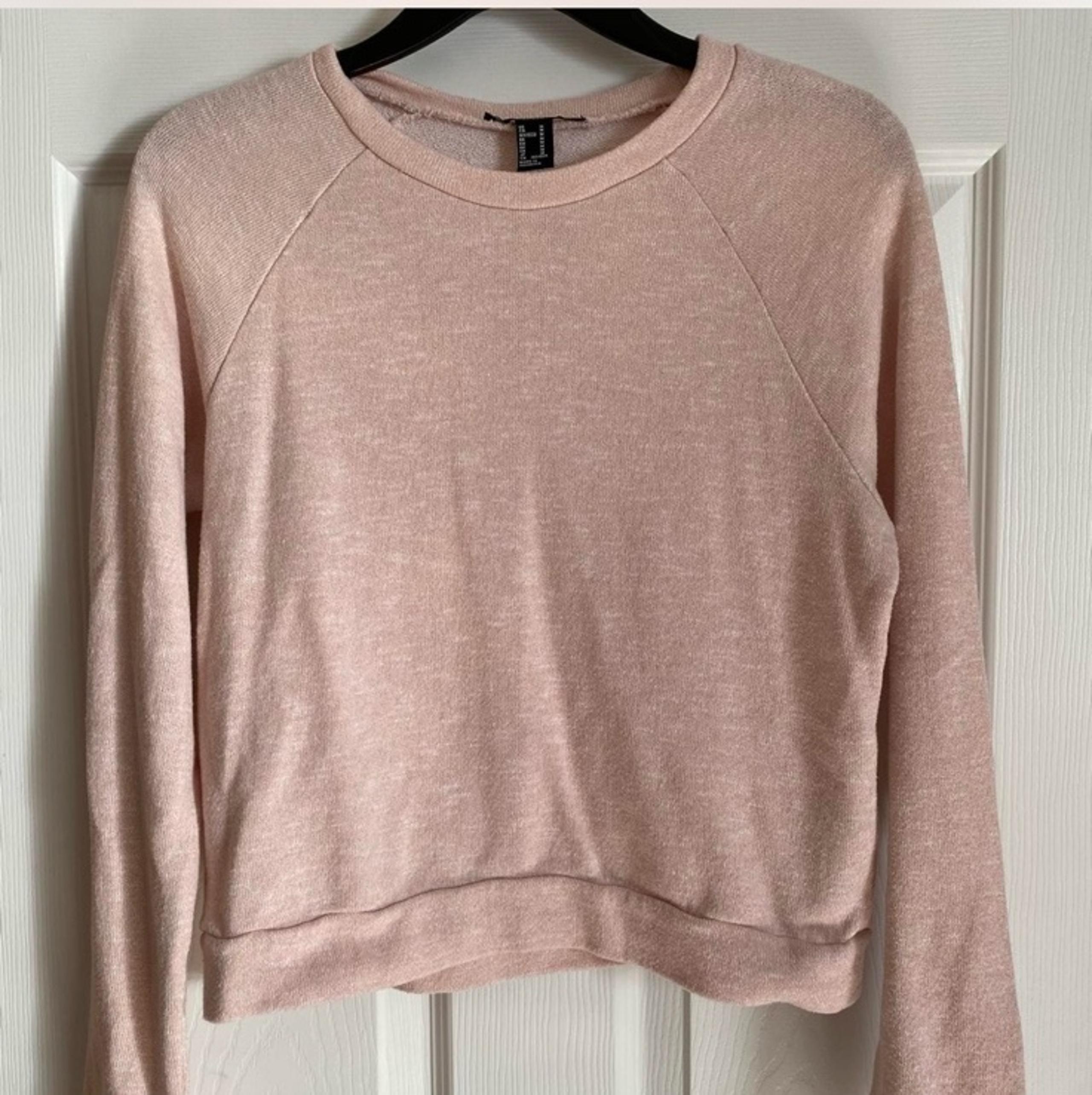 Forever 21 Junior’s Pink Long Sleeve Shirt Medium