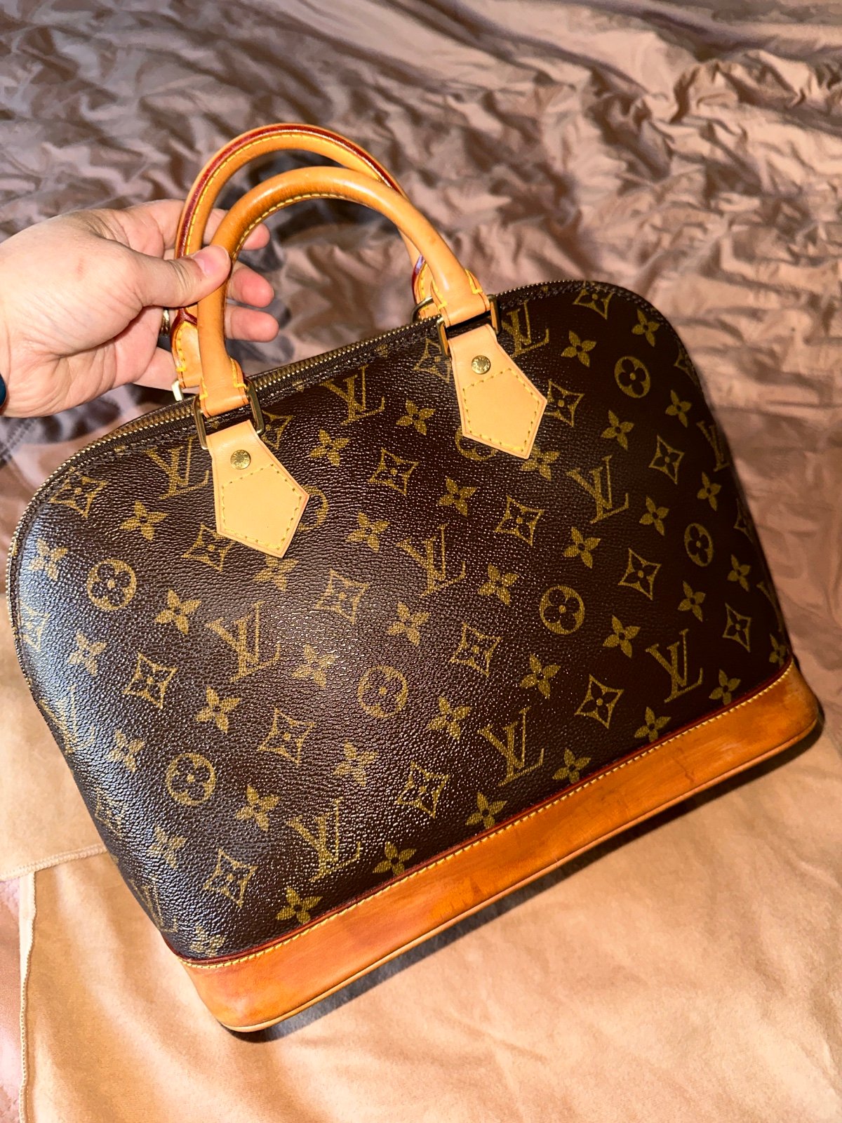 Louis Vuitton Alma MM Monogram