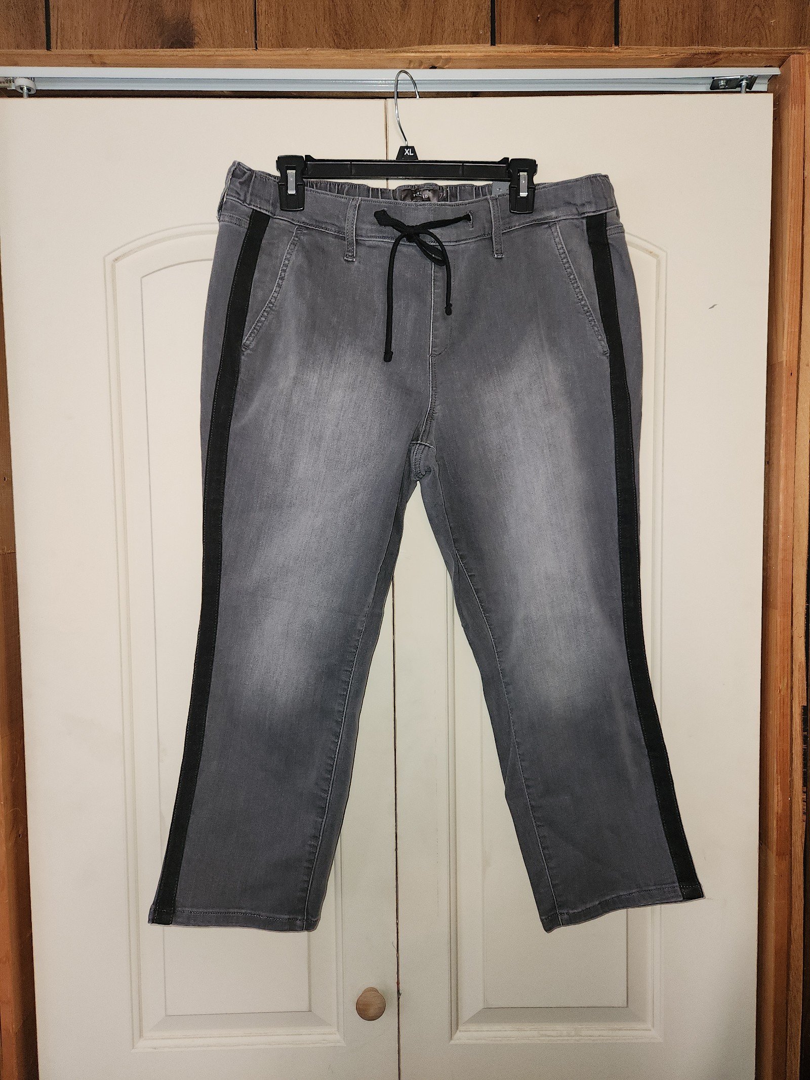TORRID Crop Pull On Boyfriend Grey Jeans Sz 1 1X 14-16