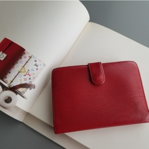 Louis Vuitton Vintage Epi leather wallet