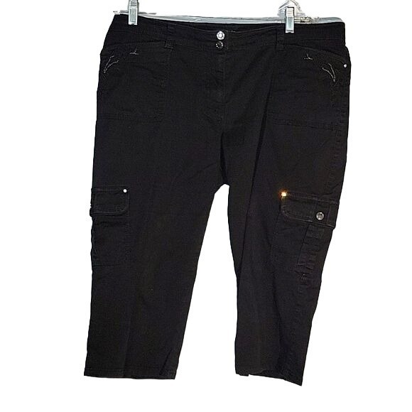 WHITE HOUSE BLACK MARKET Embroidered Crop Leg Cargo Pants Black Size 12 Summer