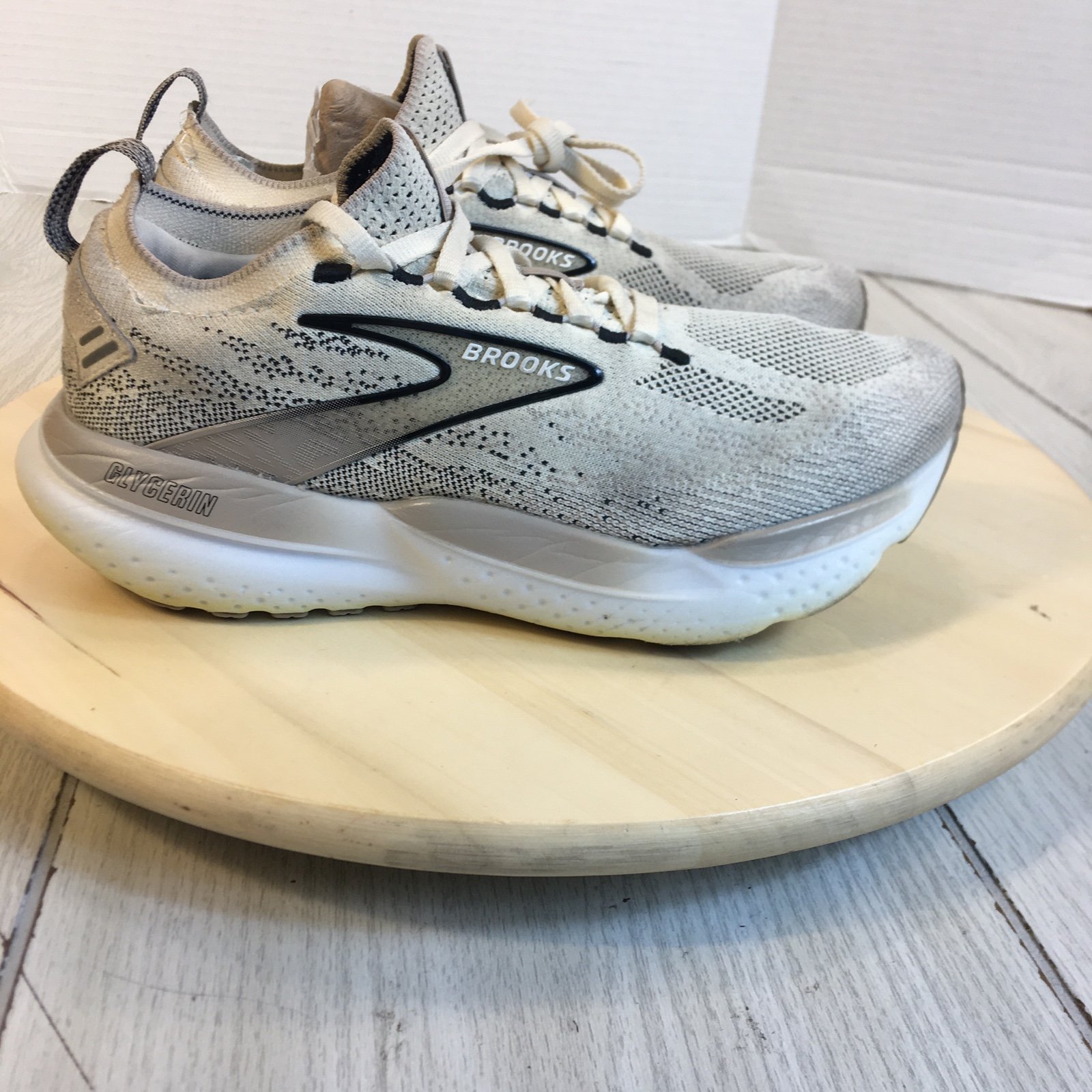 Brooks Glycerin Stealthfit 21 Shoes Womens 7 Coconut Chateau Grey Black Runner