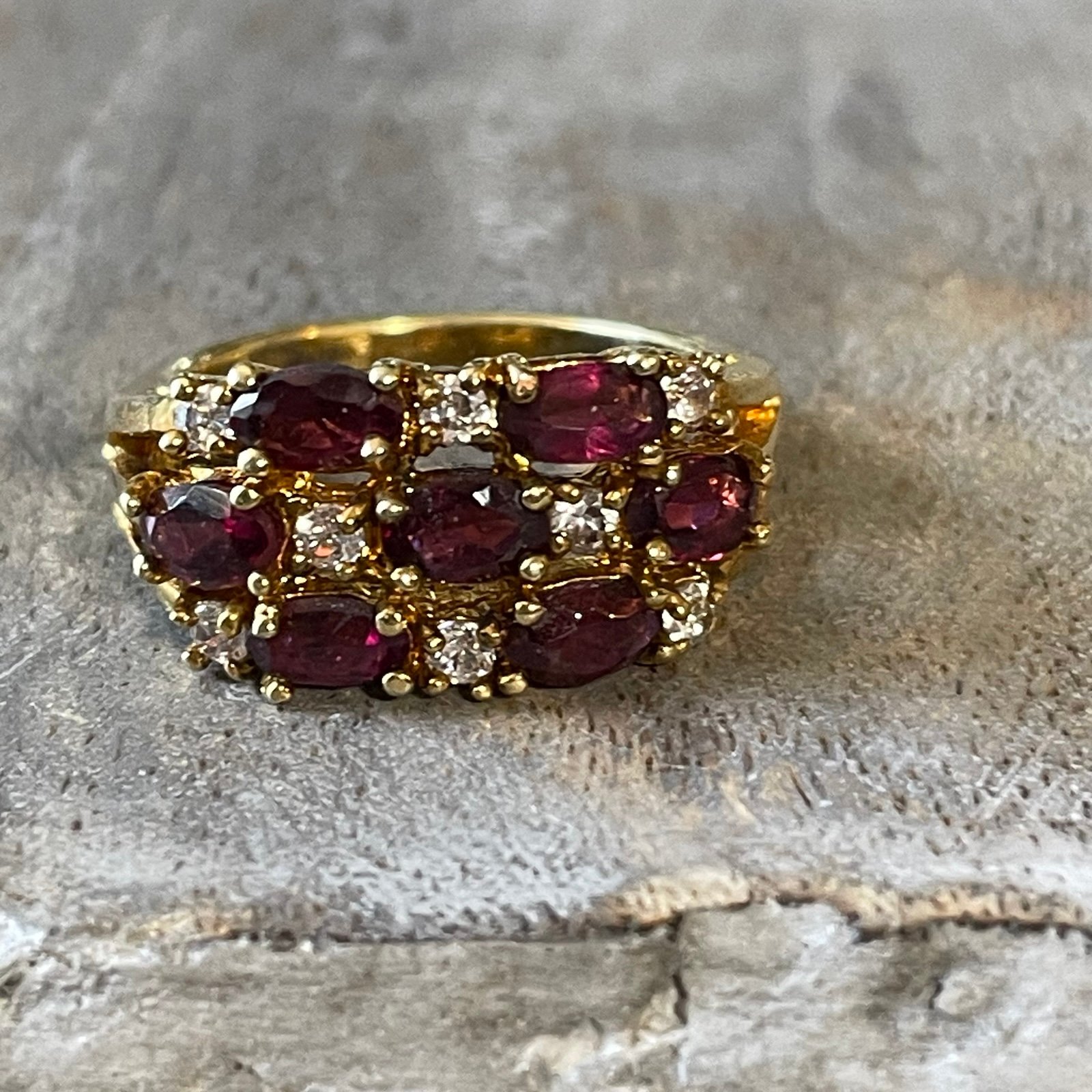 Gold gemstone ring 6.5 costume jewelry