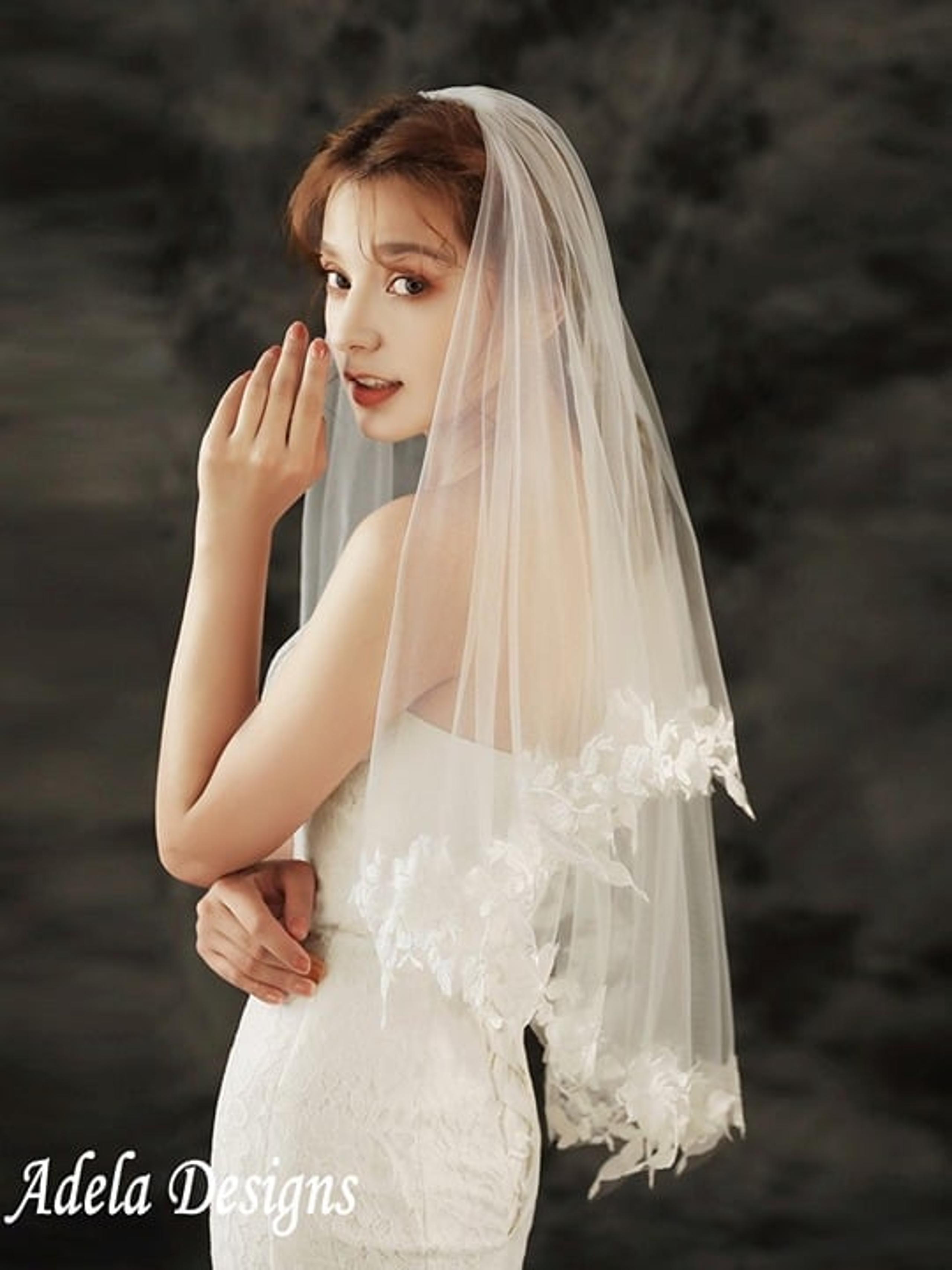 Bridal Veil off white with Lace Edge