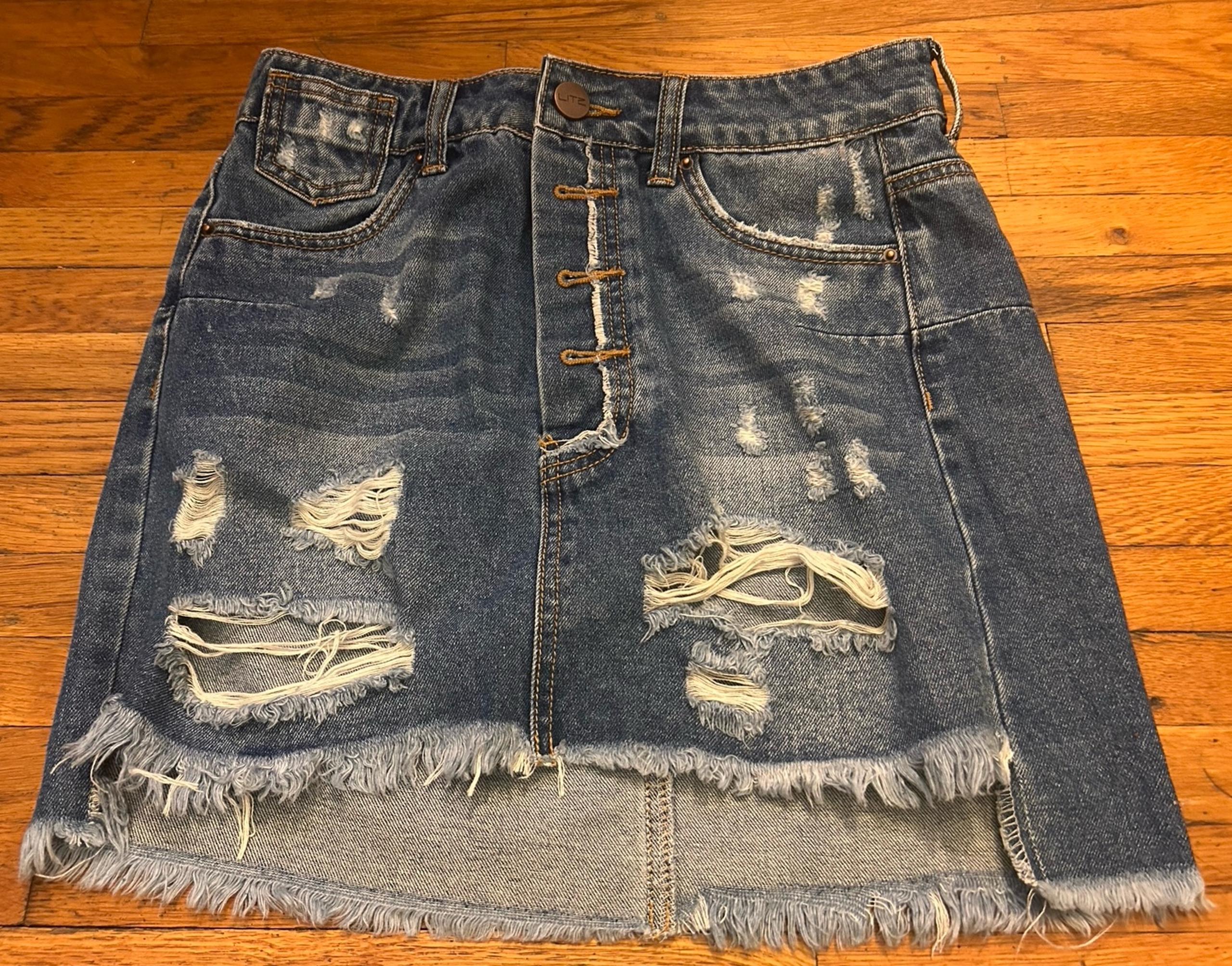 Litz By UNIQ Size L Denim Mini Skirt Distressed Frayed Jean Button Fly .