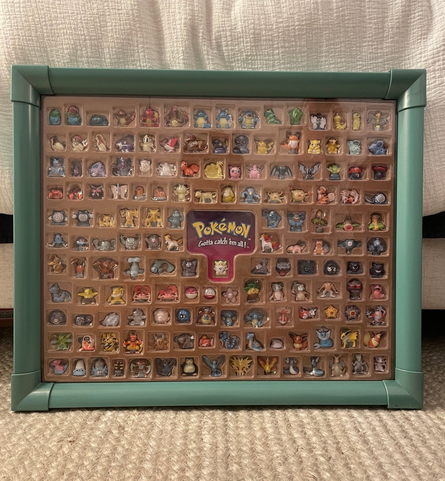 EXTREMELY RARE Pokémon Original 152 Figurine Wall Art Display - 1998 Vintage