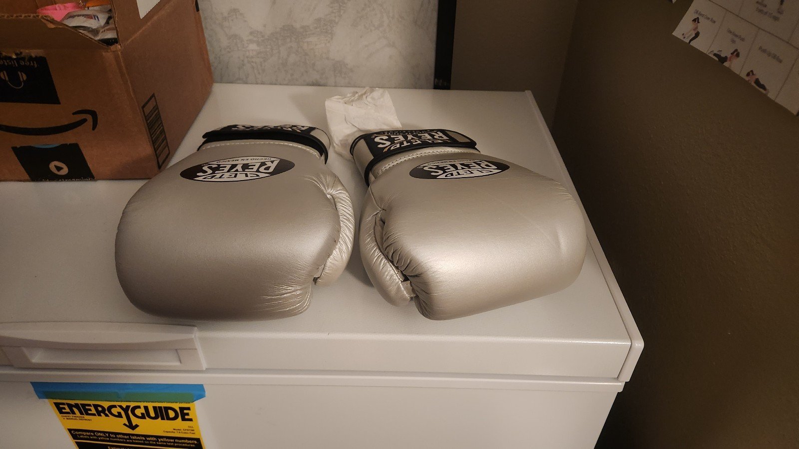 16 oz Cleto Reyes boxing gloves made from authentic cow leather