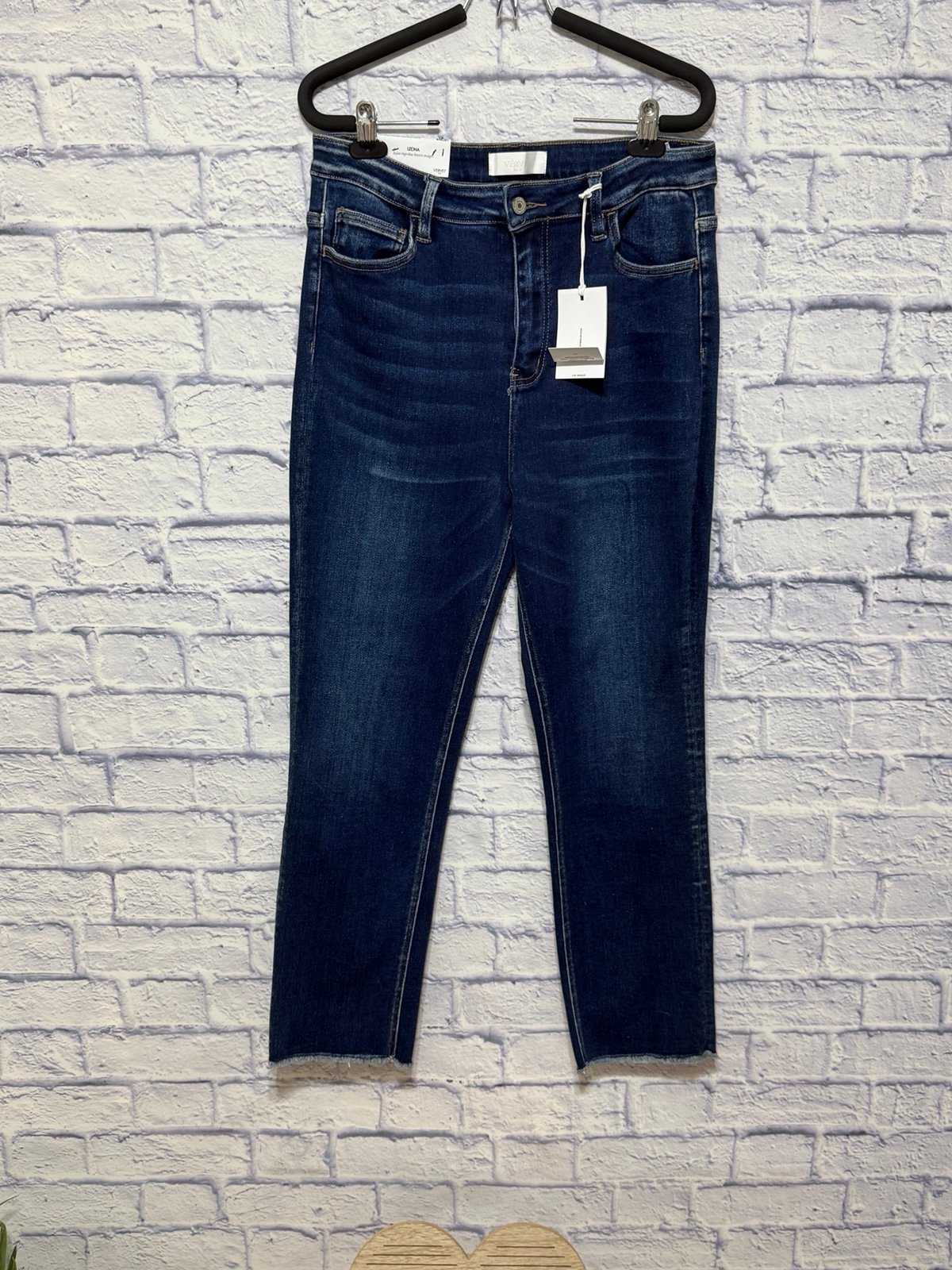 NWT Vervet Leona Super High Rise Straight Stretch Raw Hem size 31 New with tags