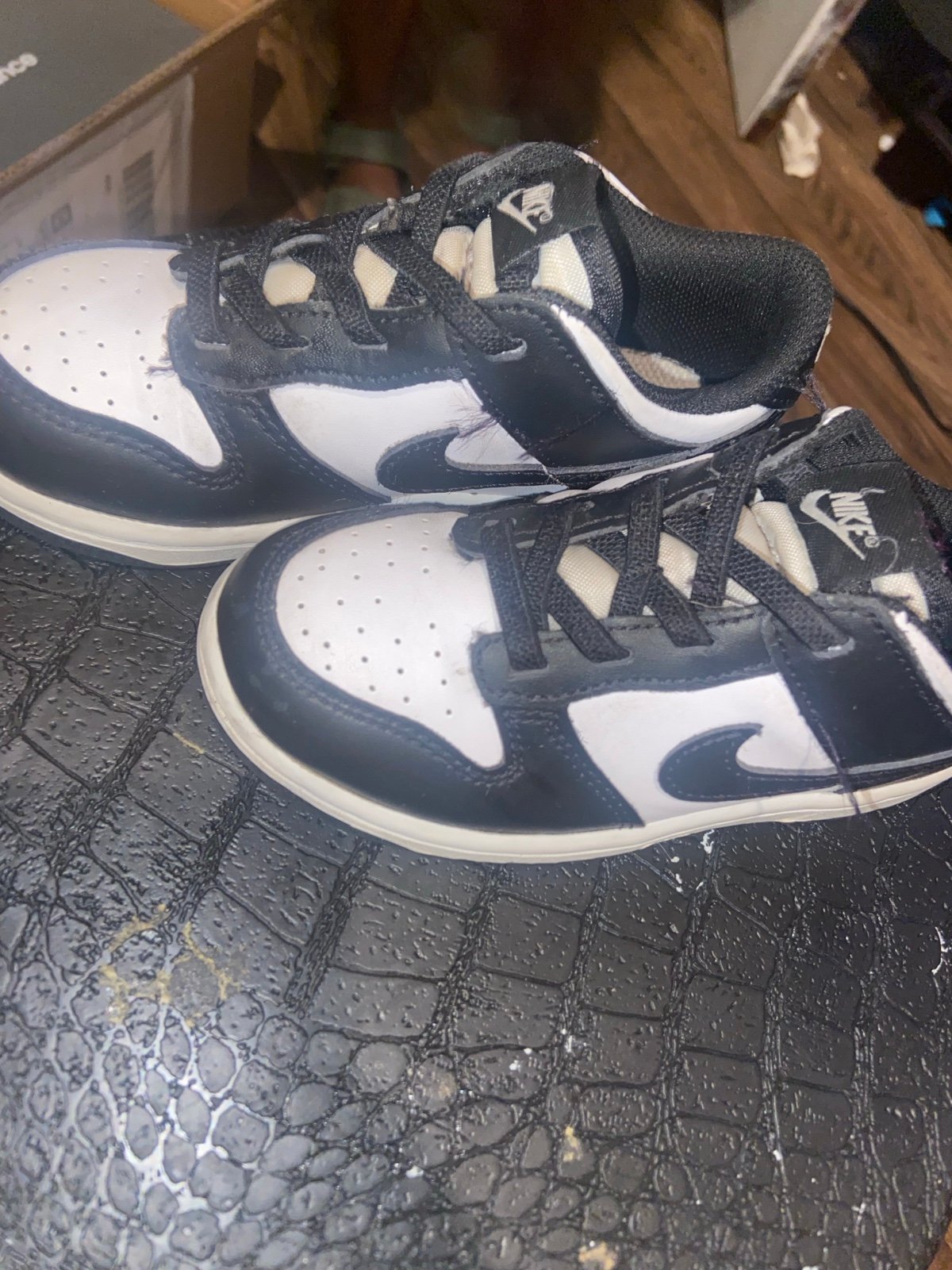 Nike dunk low size 10 kids