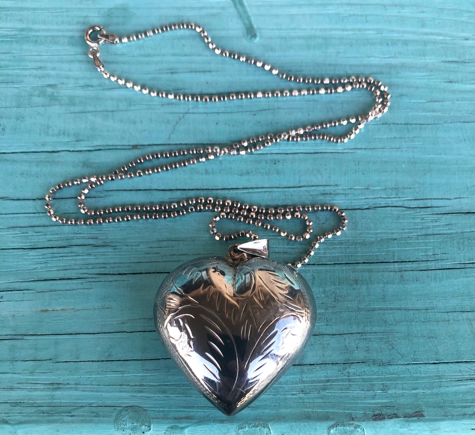 Beautiful Large Vintage Etched Puffy Heart Sterling Silver .925 On 23” Italy Bea