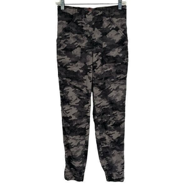 SPANX Stretch Twill Cargo Jogger Pants in Blackwash Camo Medium
