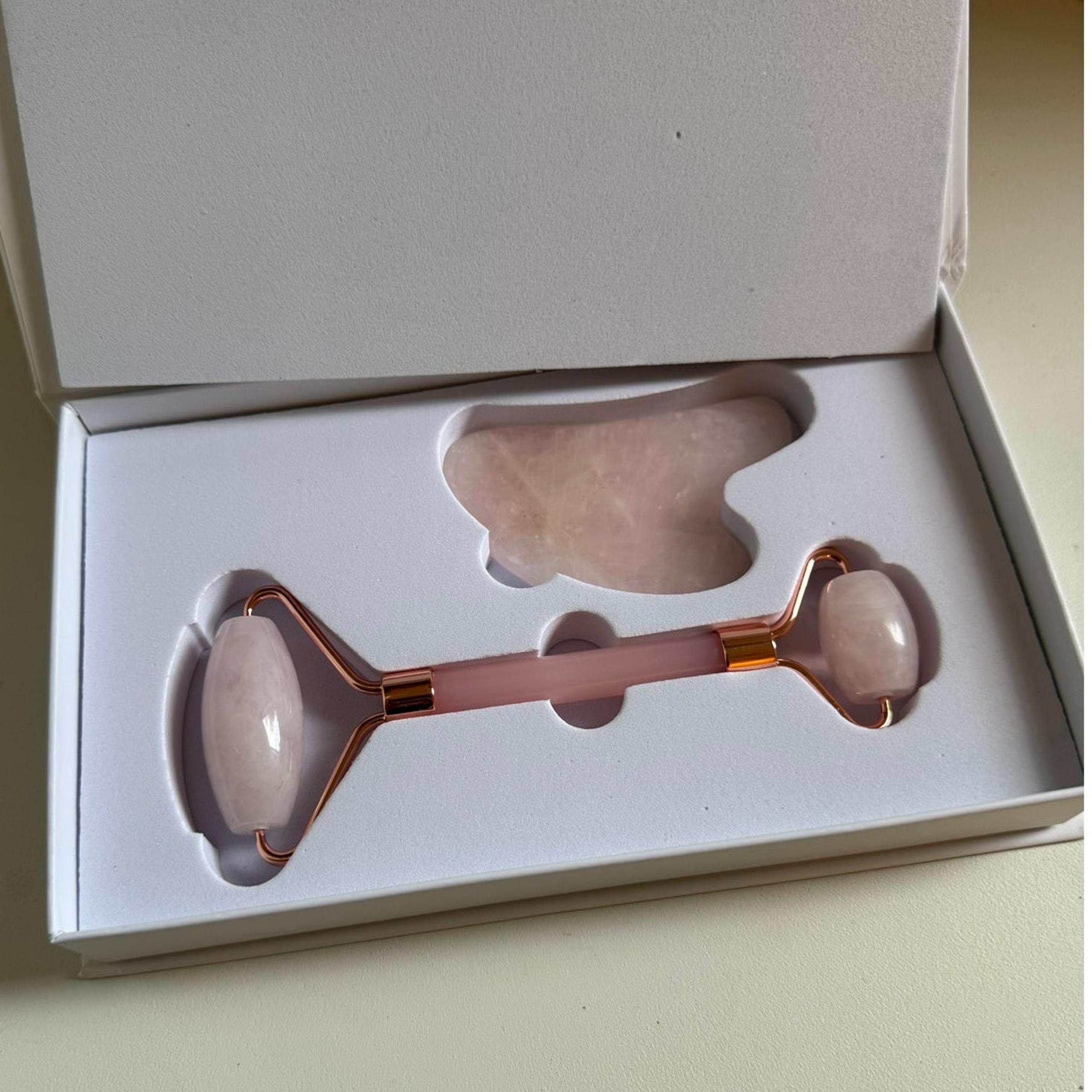 NIB Pink Jade Roller and Guasha Set