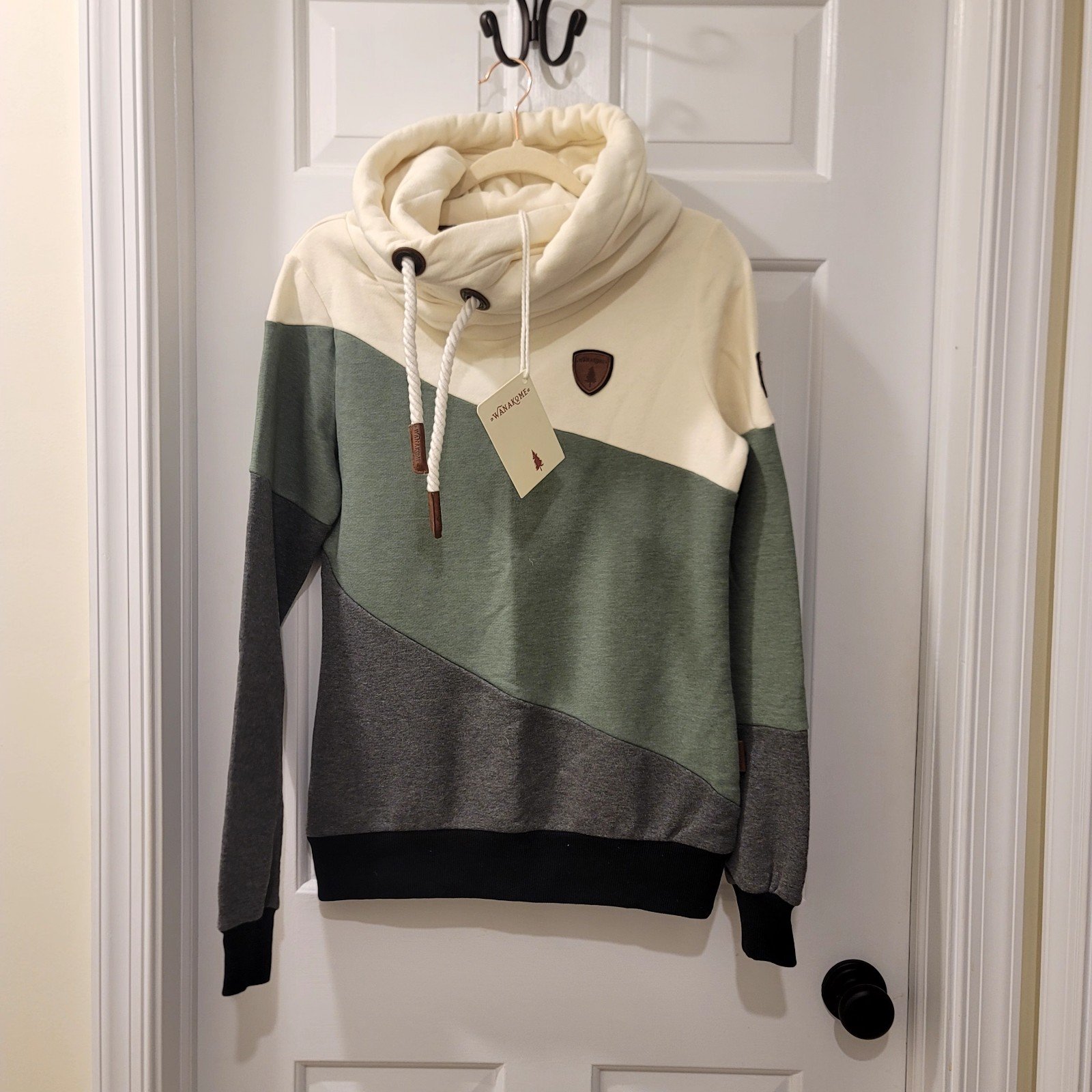 NWT WANAKOME Selen Hoodie size Small