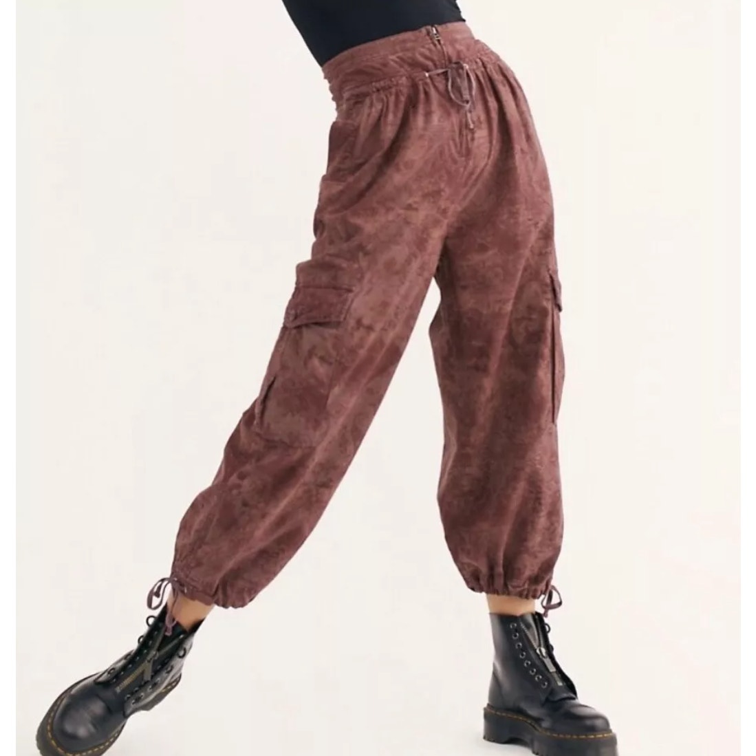 Free People Fly Away Printed Parachute Cargo Pants Size 0 Purple Paisley Boho