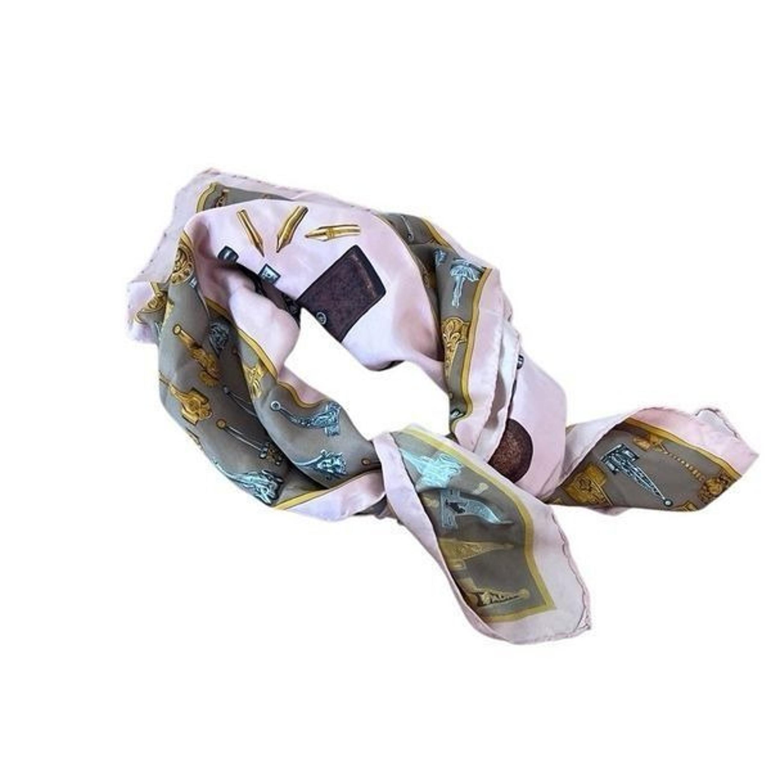 Lovely Vintage Trussardi Scarf  34 In Sq Very Good Condition