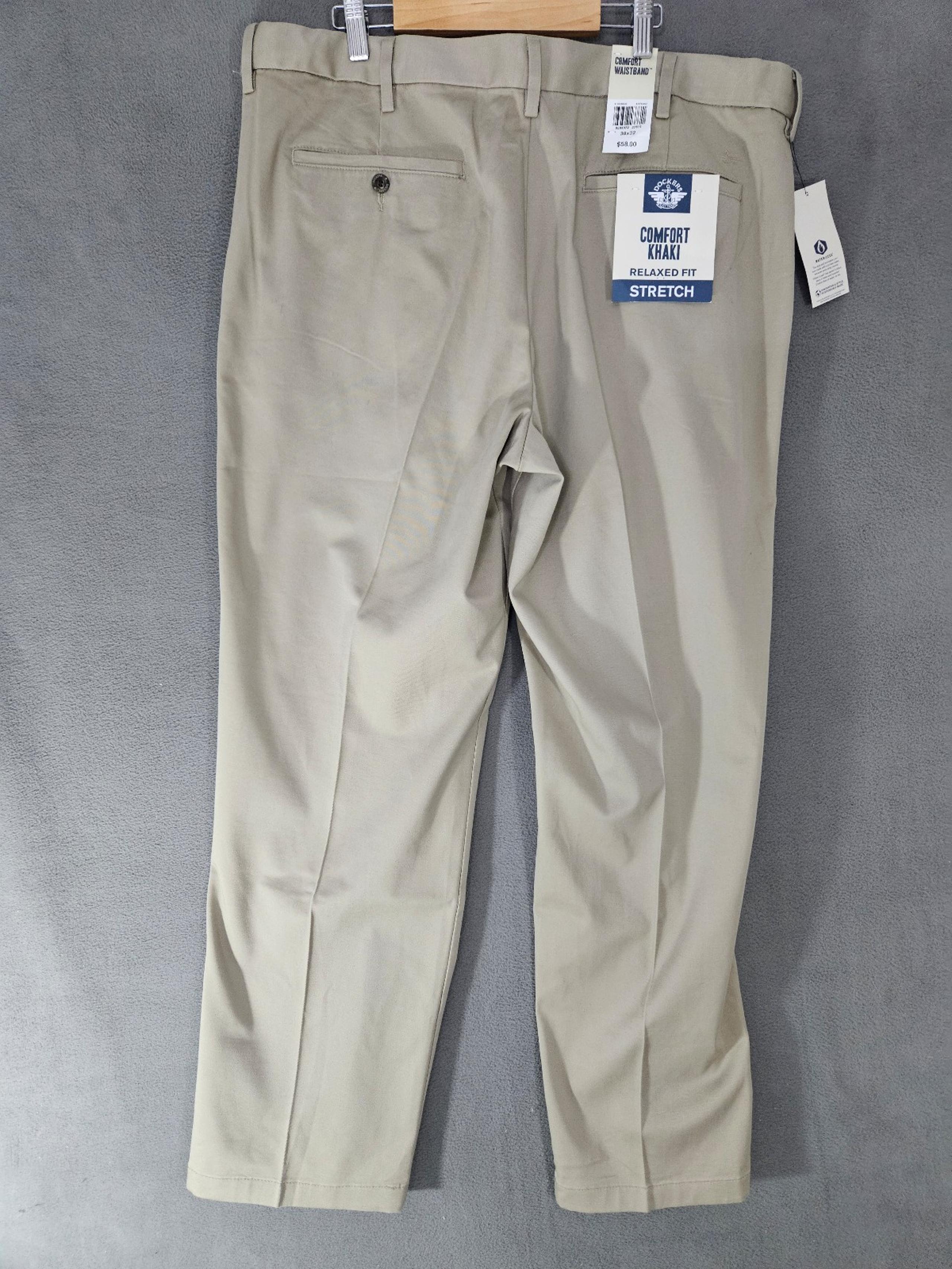 NWT Dockers Mens Khaki Relaxed Fit Pants Beige 38 X 32 Comfort Waistband Chinos