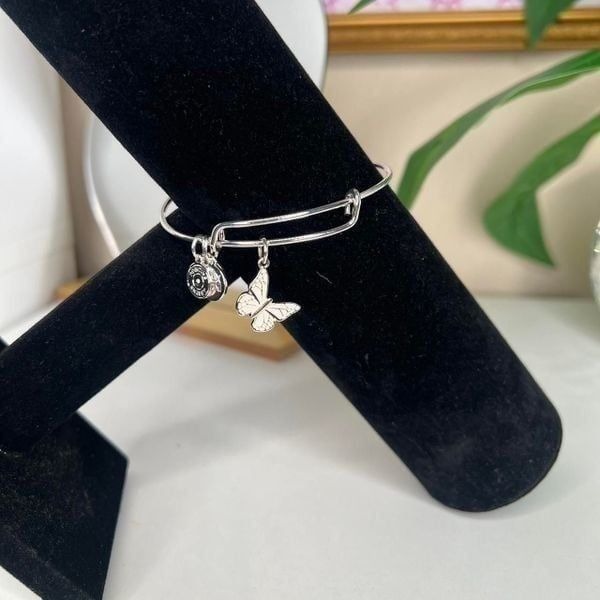 butterfly charm silver bracelet one