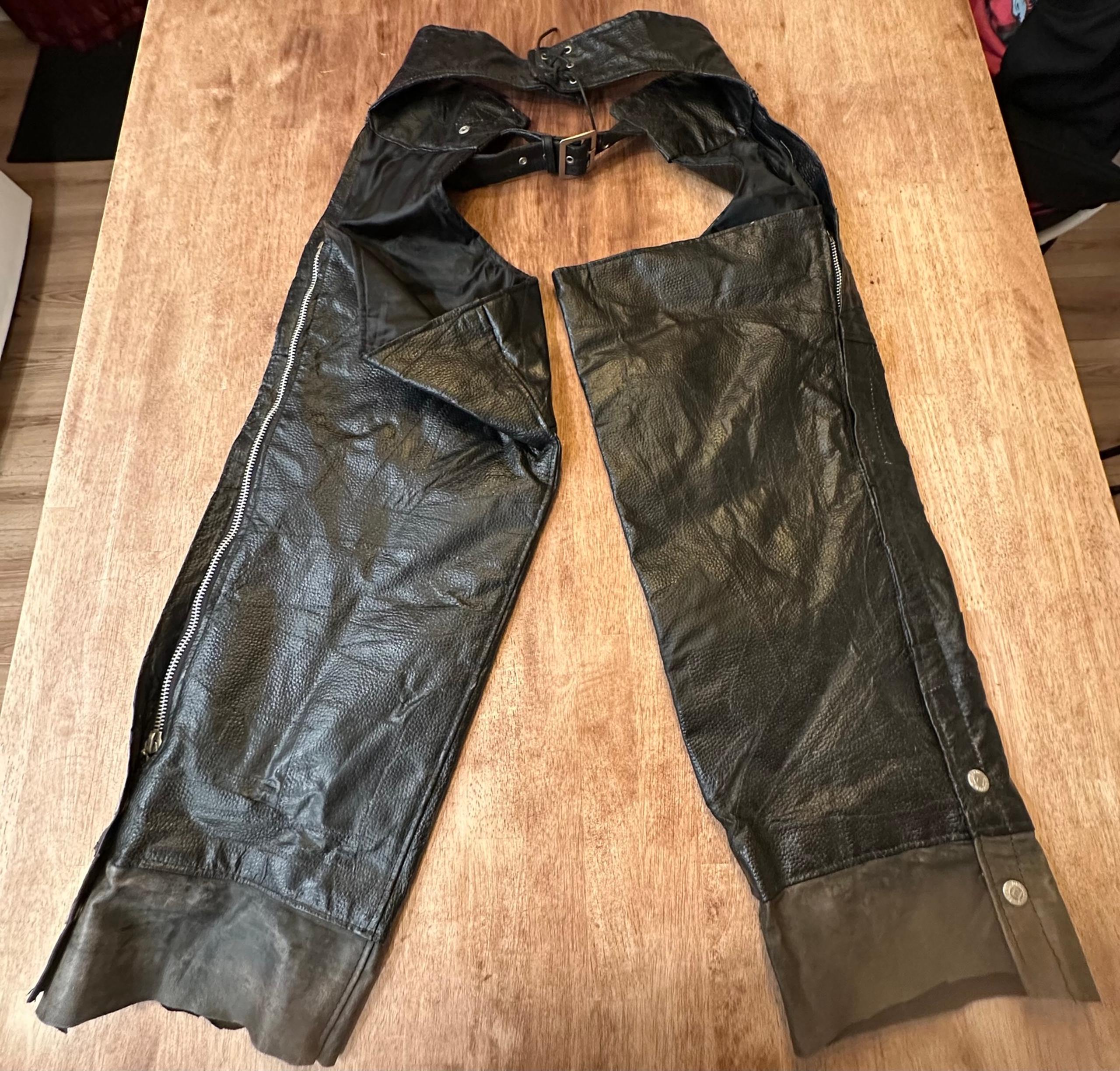 Unisex Leather Size Small Black Leather Motorcycle Riding Chaps Diamond Plate