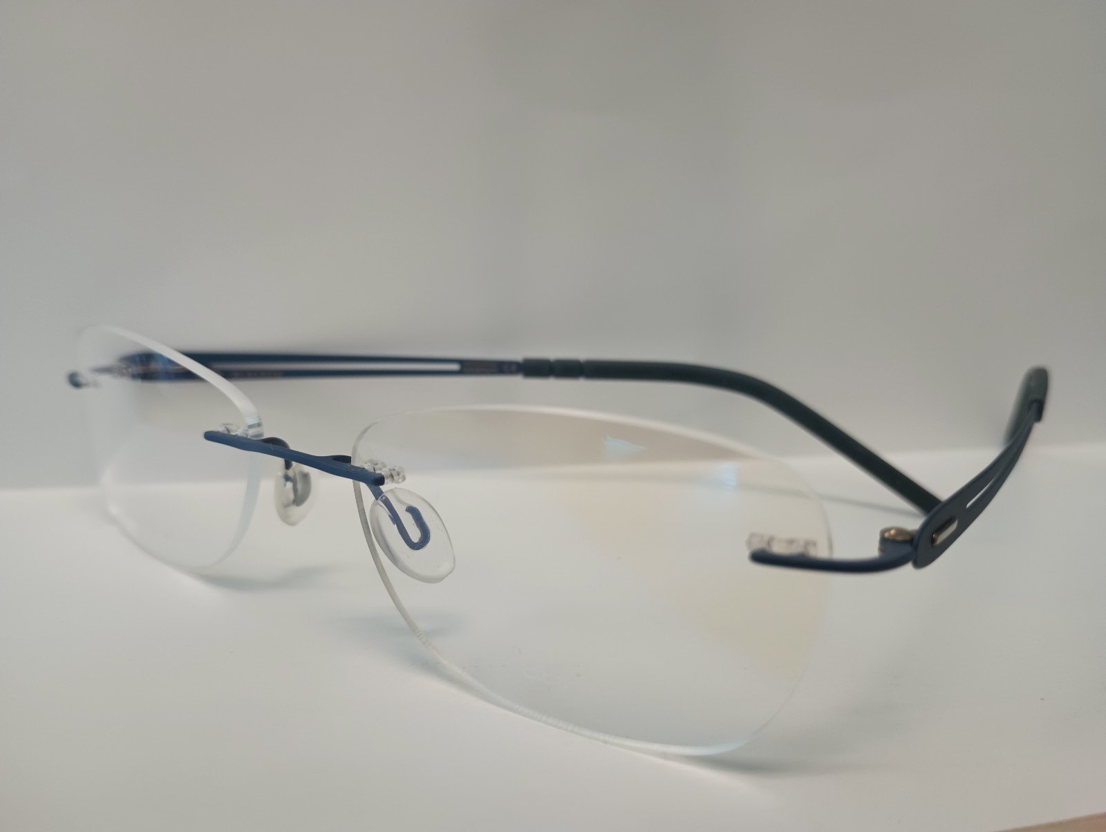 Blackfin rimless glasses
