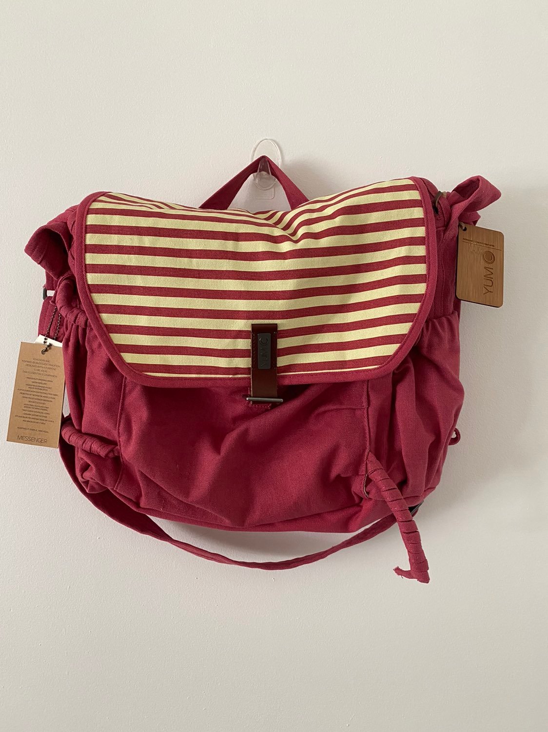 YUM C Laptop Melrose Messenger Bag