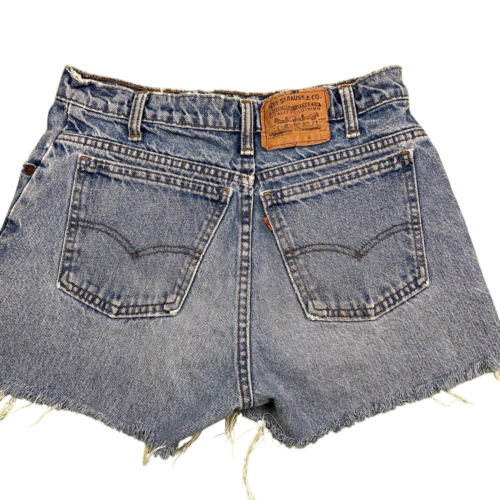 Vintage Levi’s orange tab light wash 70s cut off shorts waist 28 USA made