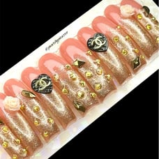 Press on nails