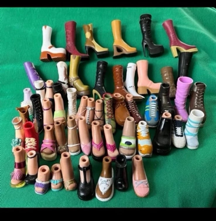 56 Bratz doll single shoes boots heels feet sandals accessories lot