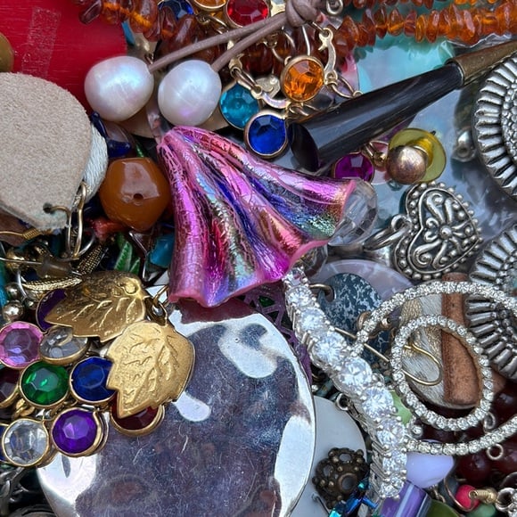 Jewelry vintage junk lot craft bundle gold silver necklace bracelet 2 pounds 7oz