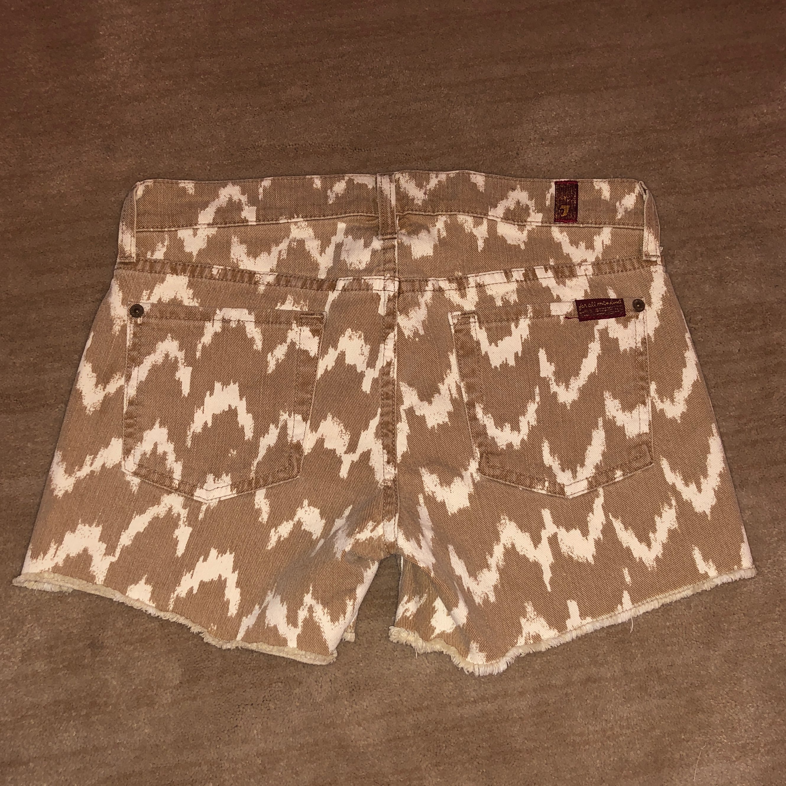 7 For All Mankind Beige Shorts NWOT 24
