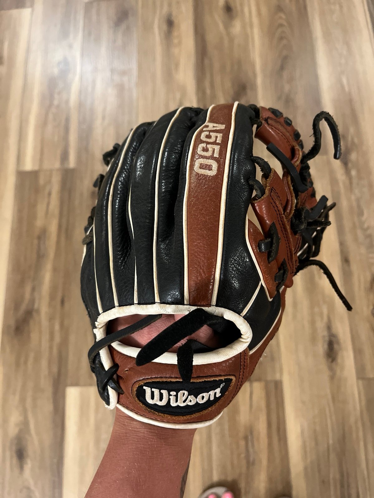 Wilson A550 Baseball Glove 11-1/2”