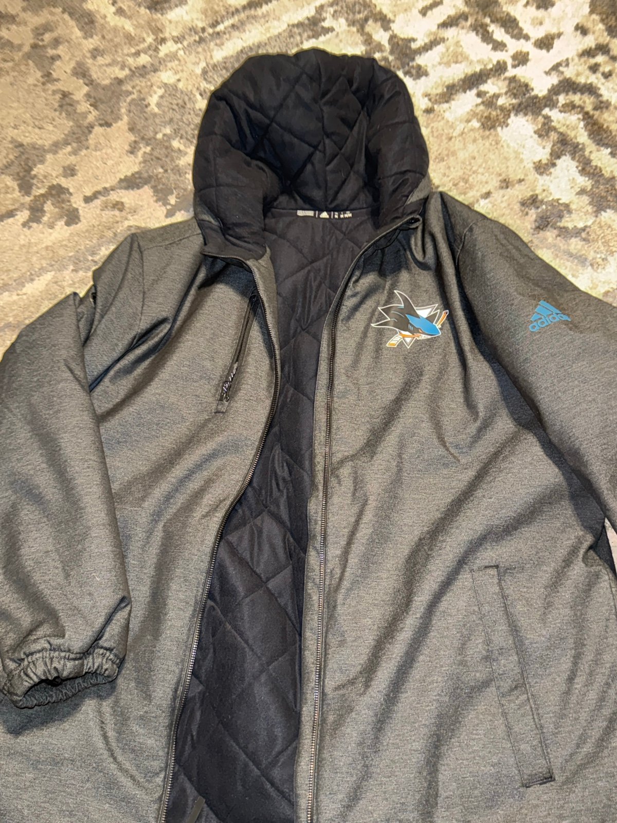 NHL SAN JOSE SHARKS JACKET SIZE MEDIUM