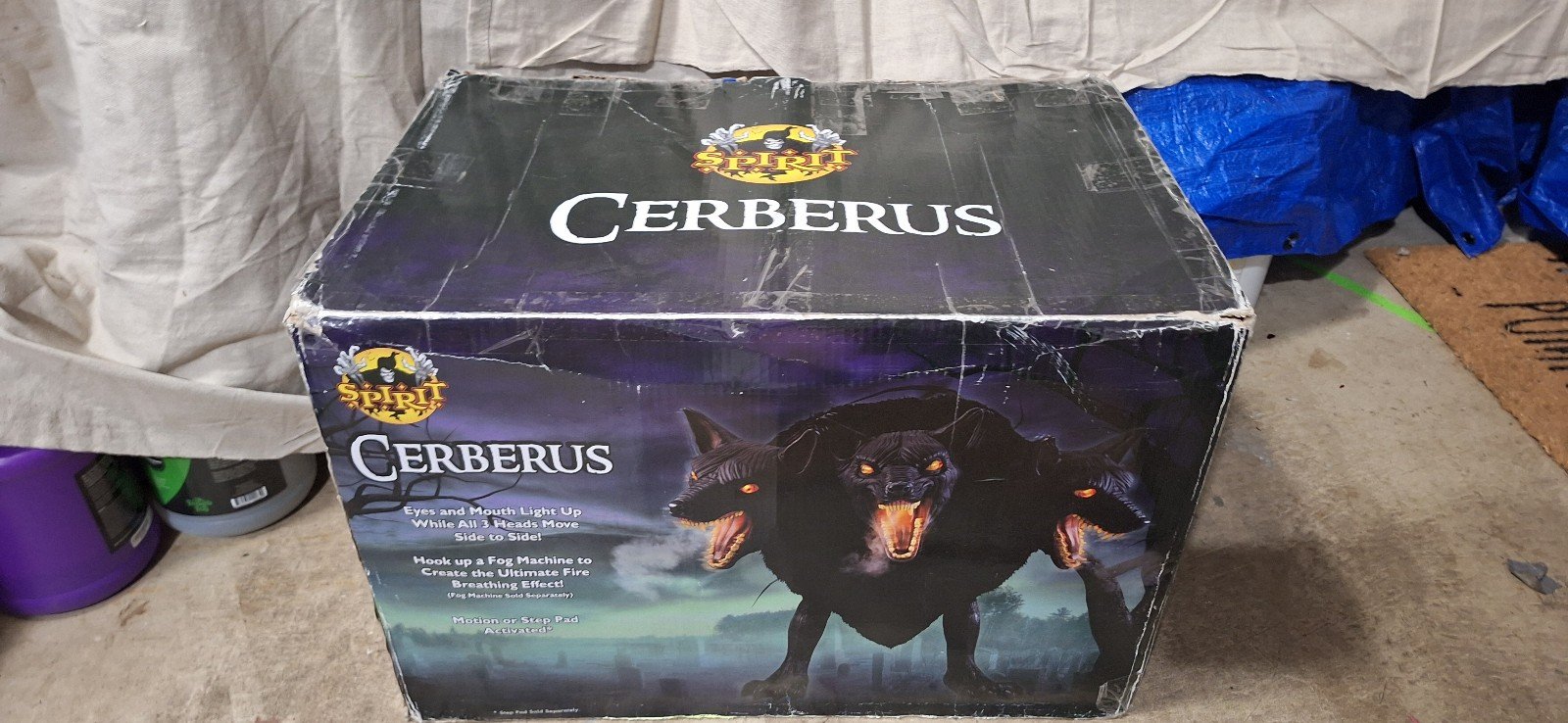 Spirit Halloween 2016 Cerberus animatronic