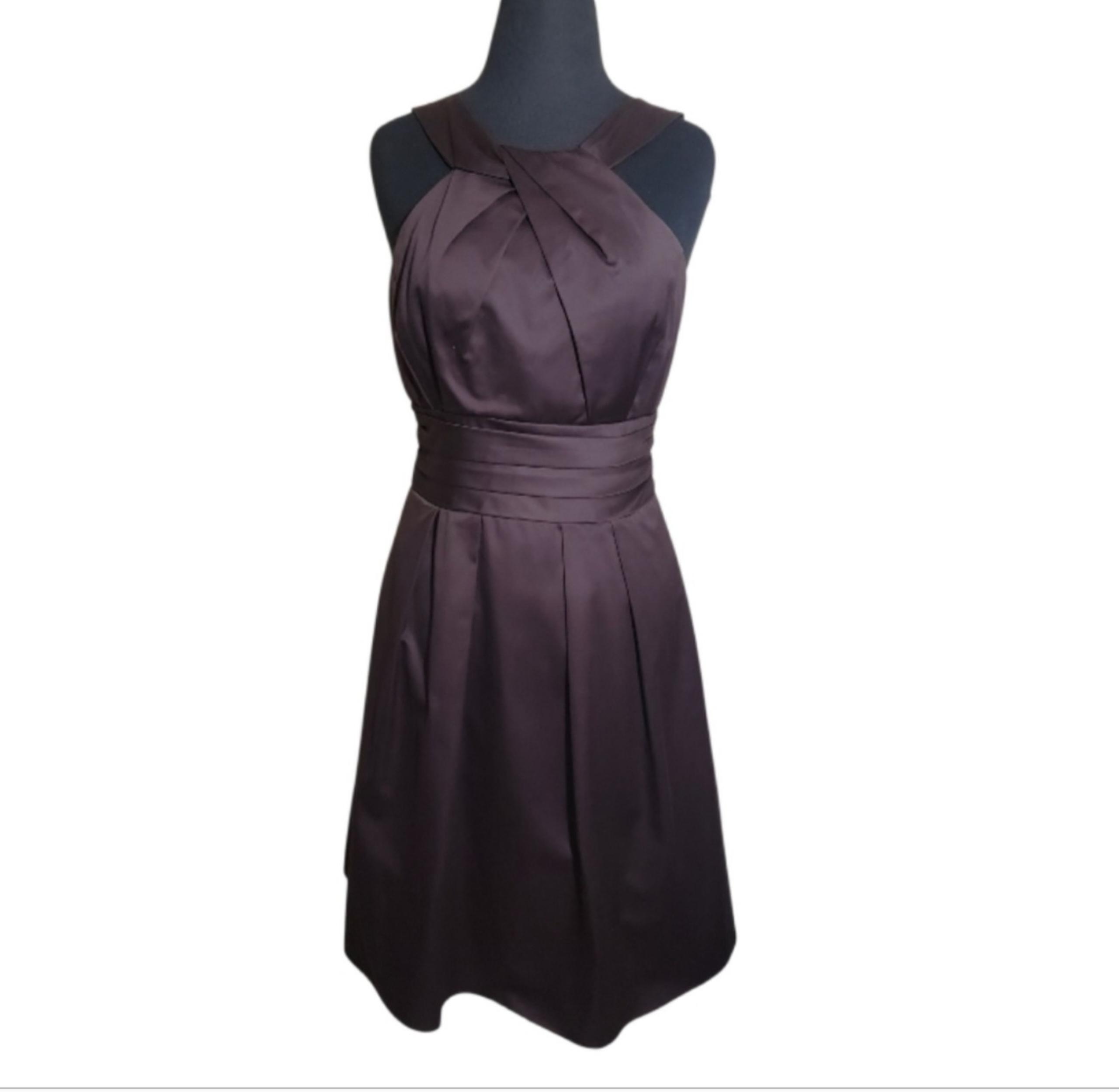 David's Bridal Sleeveless y neck pleated citton dress in brown size 8
