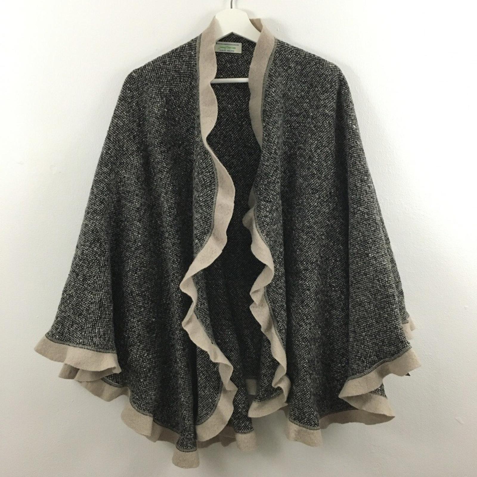 NWT Jimmy Hourihan of Dublin Wool Blend Wrap One Size
