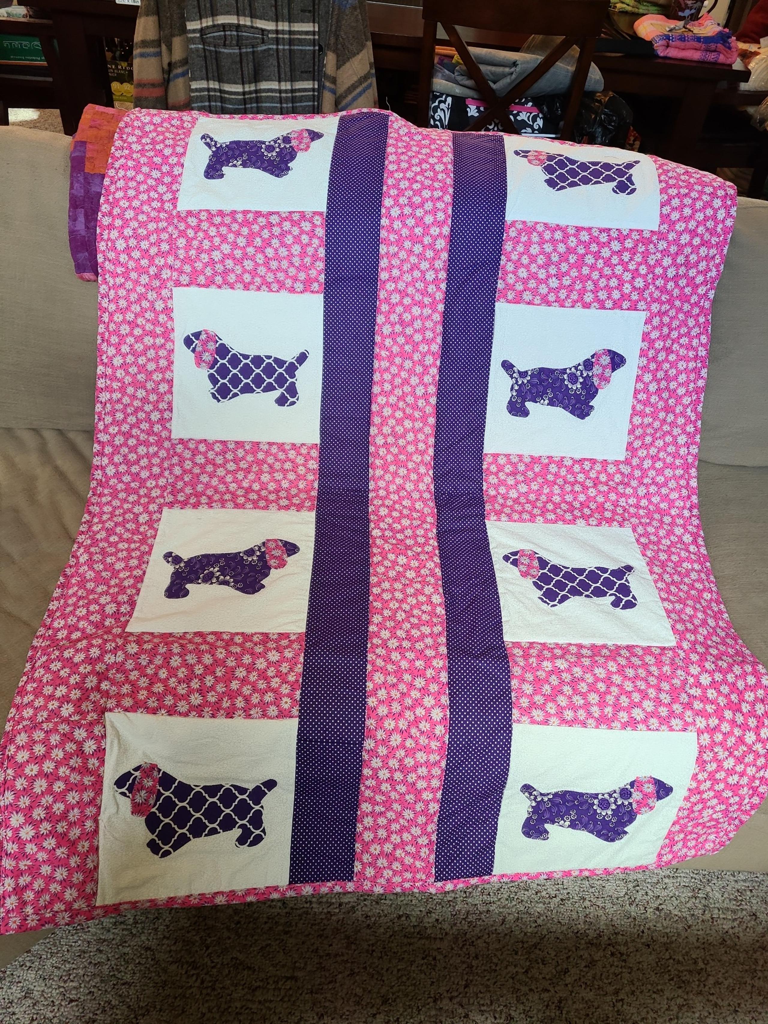 Quilt handmade daschund applique pink daisy lap quilt
