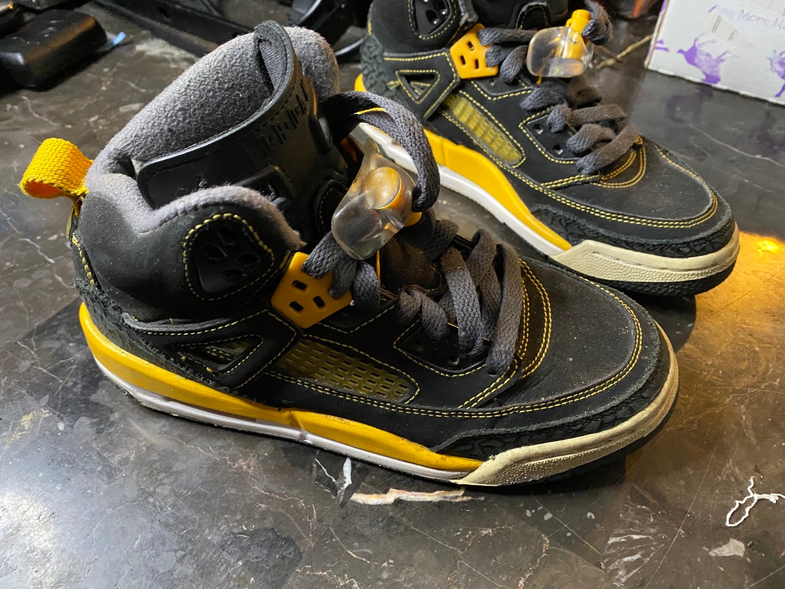 Jordan Spizike Black University Gold (GS)