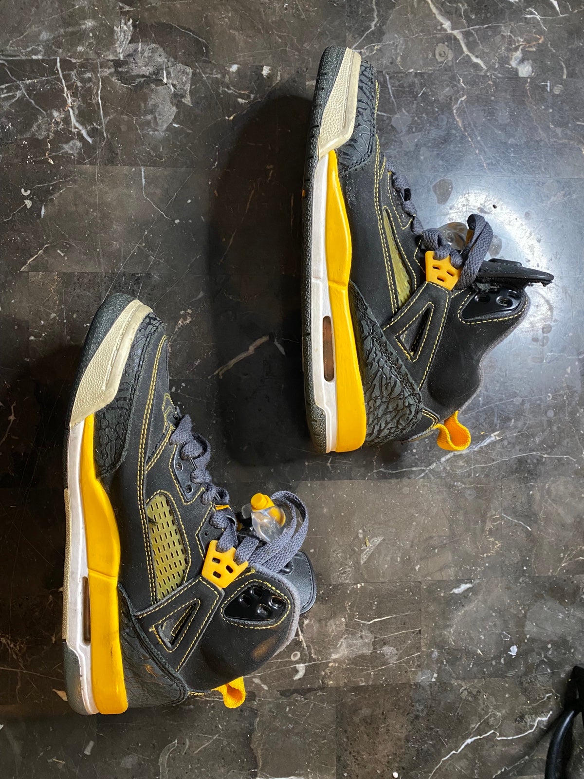 Jordan Spizike Black University Gold (GS)