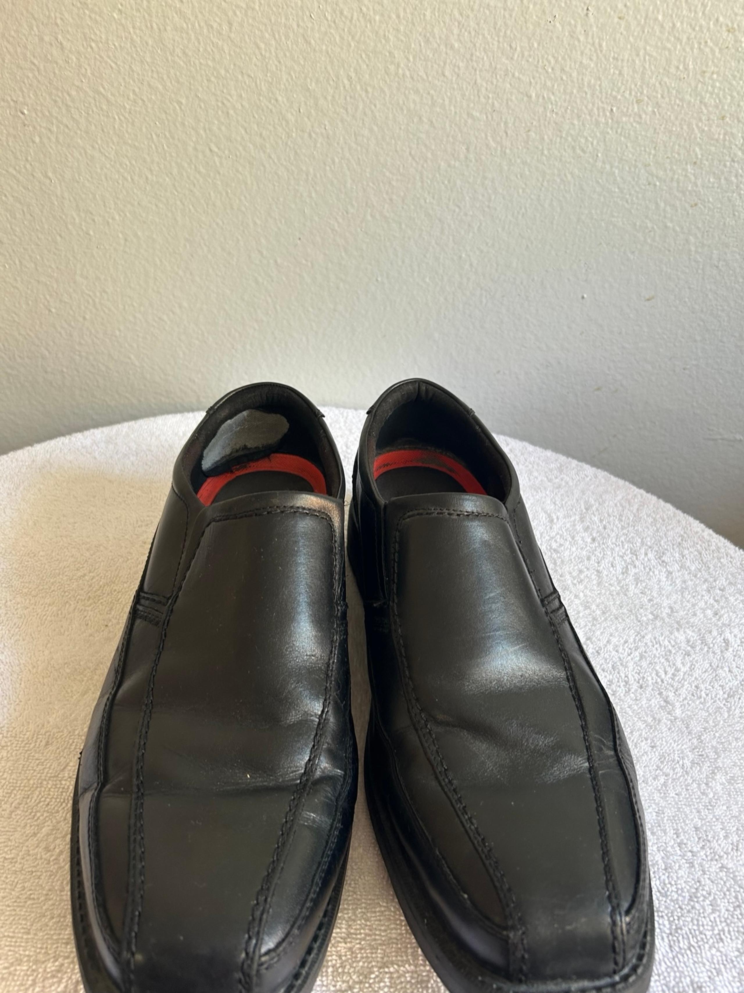 Size 11.5 black mens shoes rockport