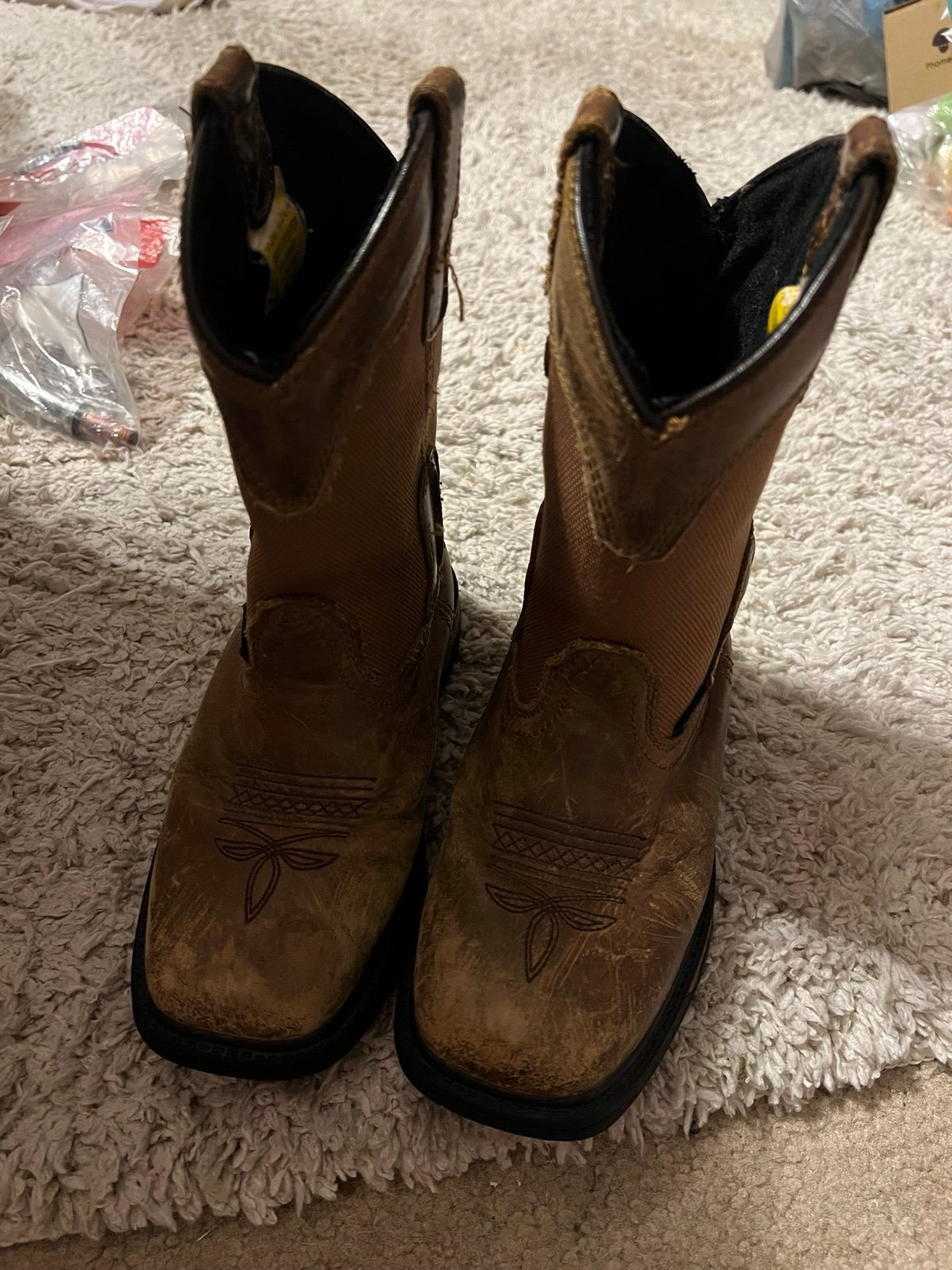 Boys dan post boots