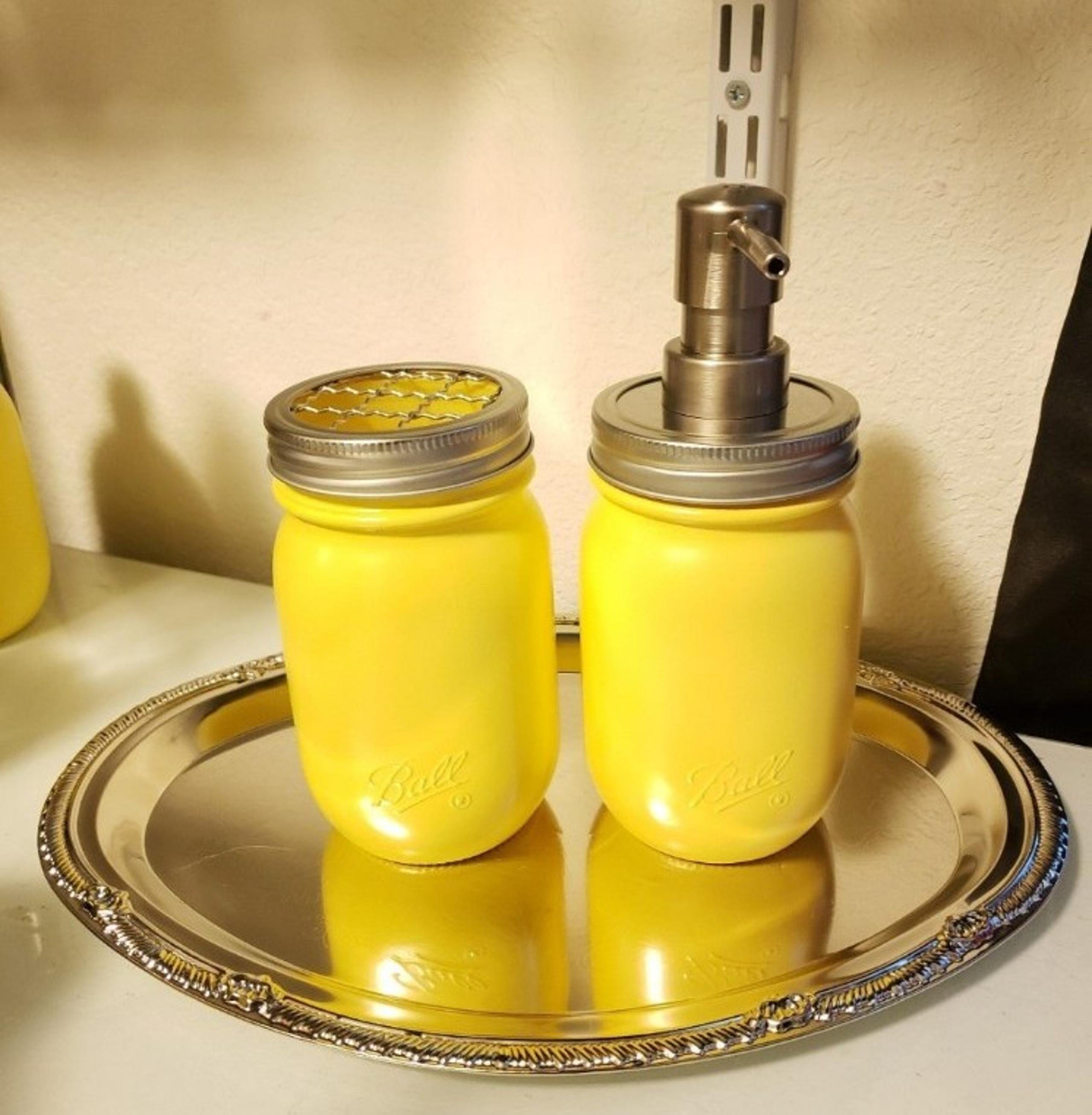 Rust-free Bathroom mason jar decor