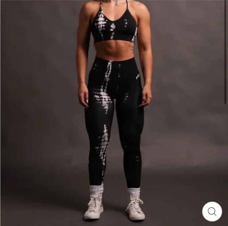 ISO darc sport everson black/white serpent leggings size small