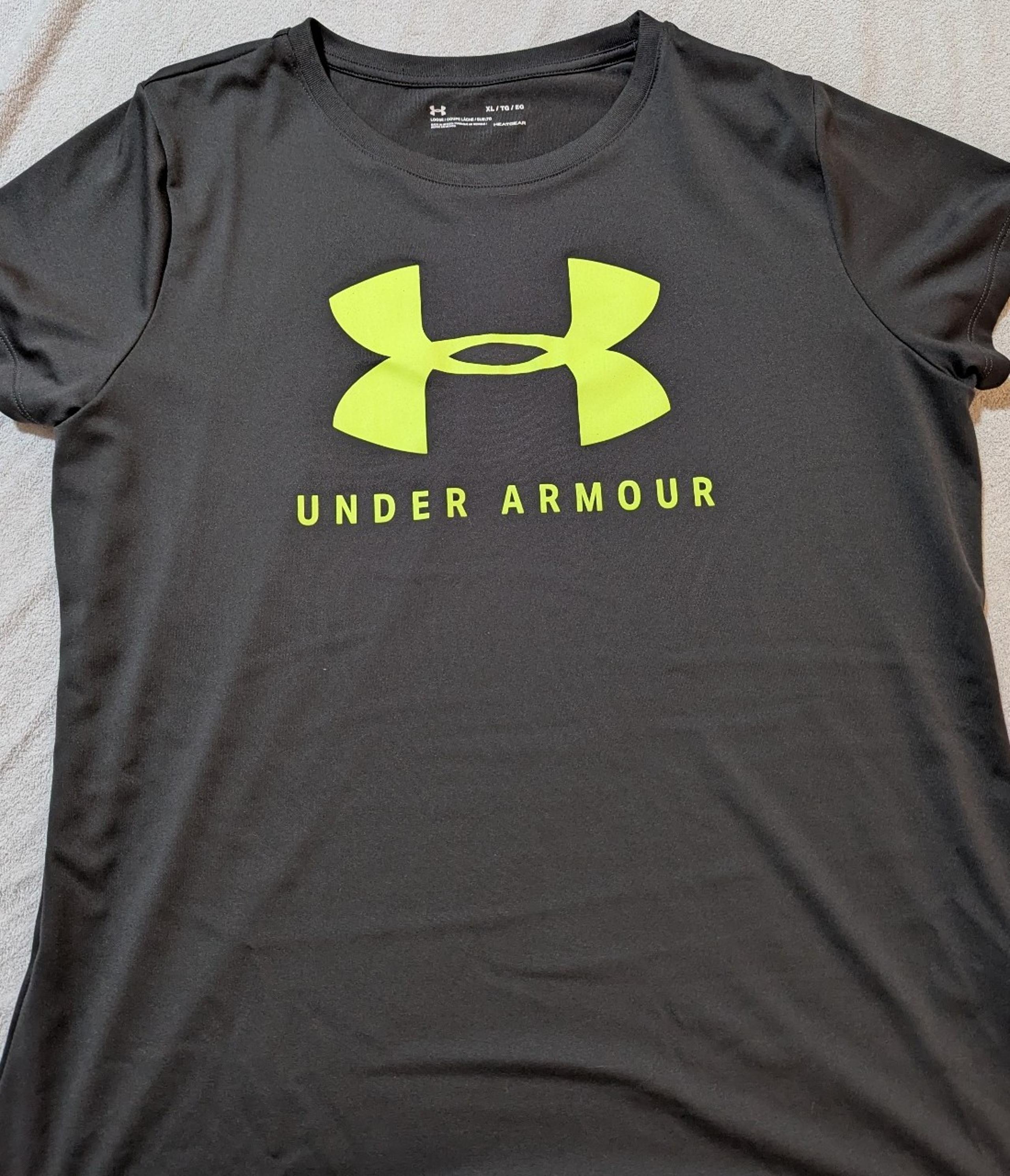 Under Armour polyester shirt Dark Gray size XL